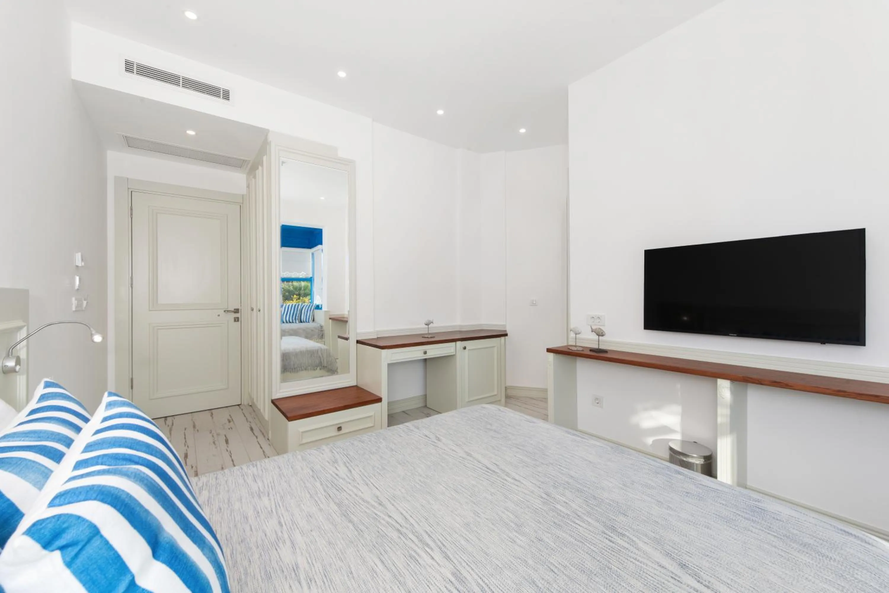 Photo of the whole room, Bed in Rhodium Hotel Alaçatı