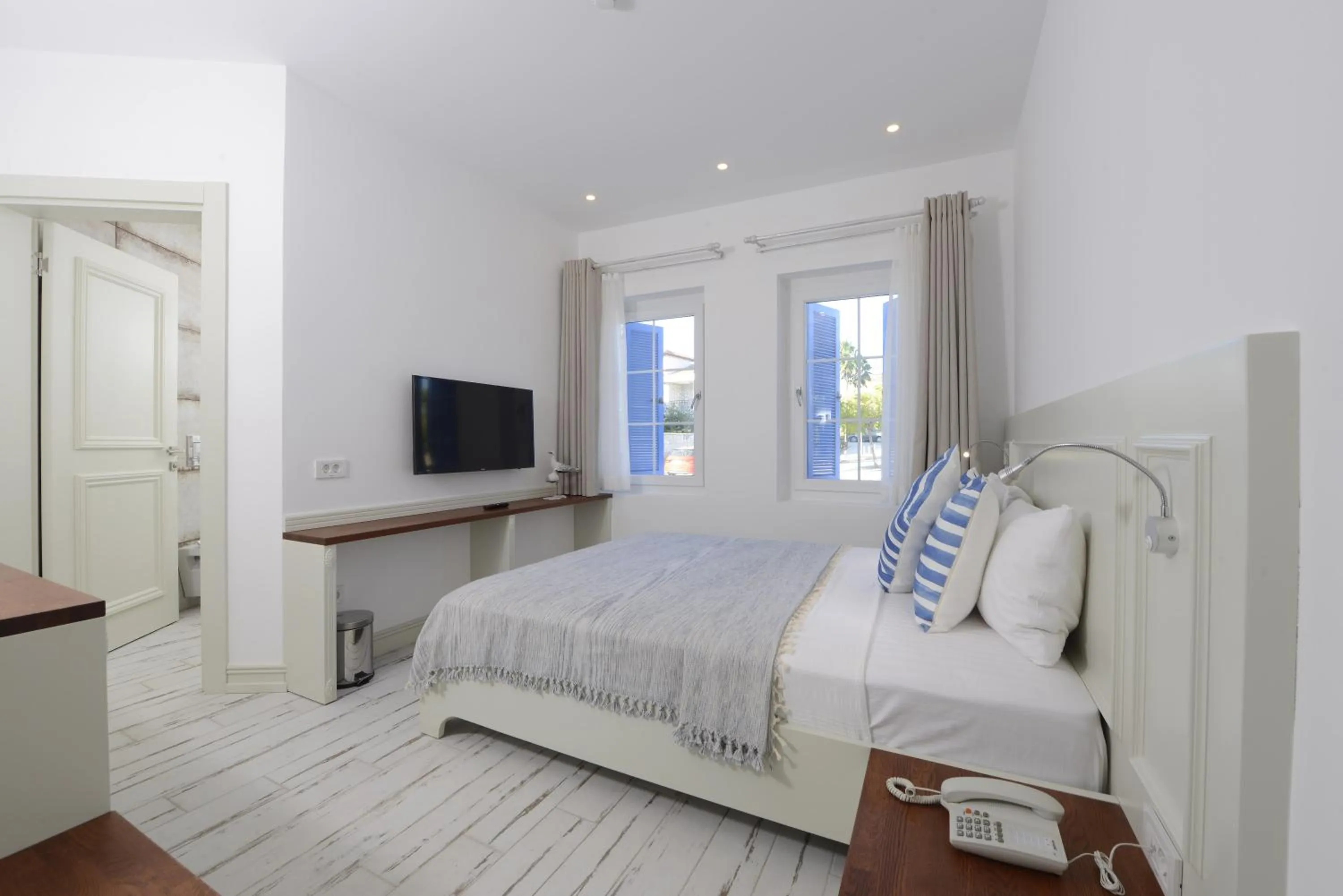 Photo of the whole room, Bed in Rhodium Hotel Alaçatı