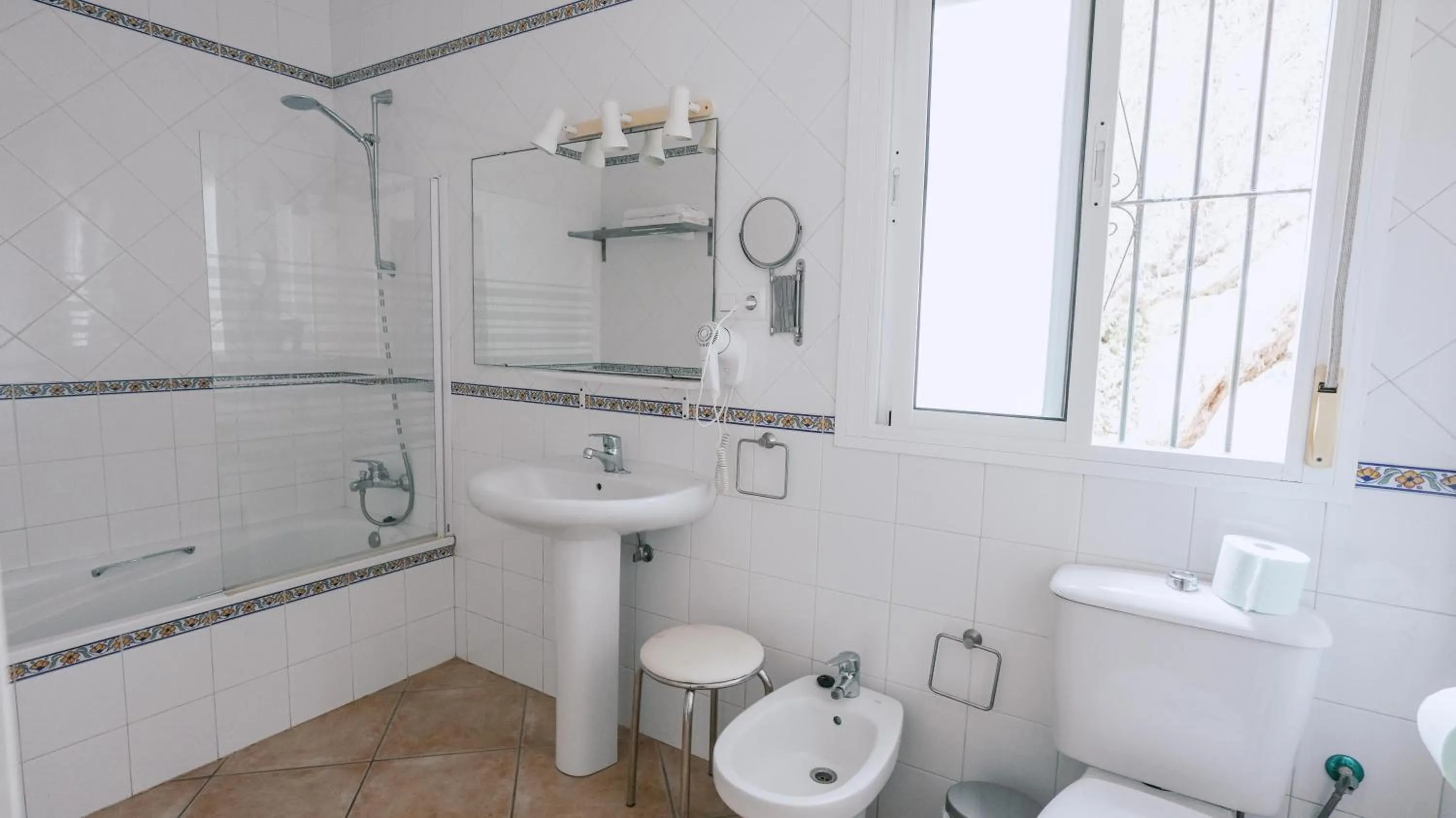 Bathroom in Casa Rural Los Garrovillos by Fontanilla del Mar Holidays Rentals