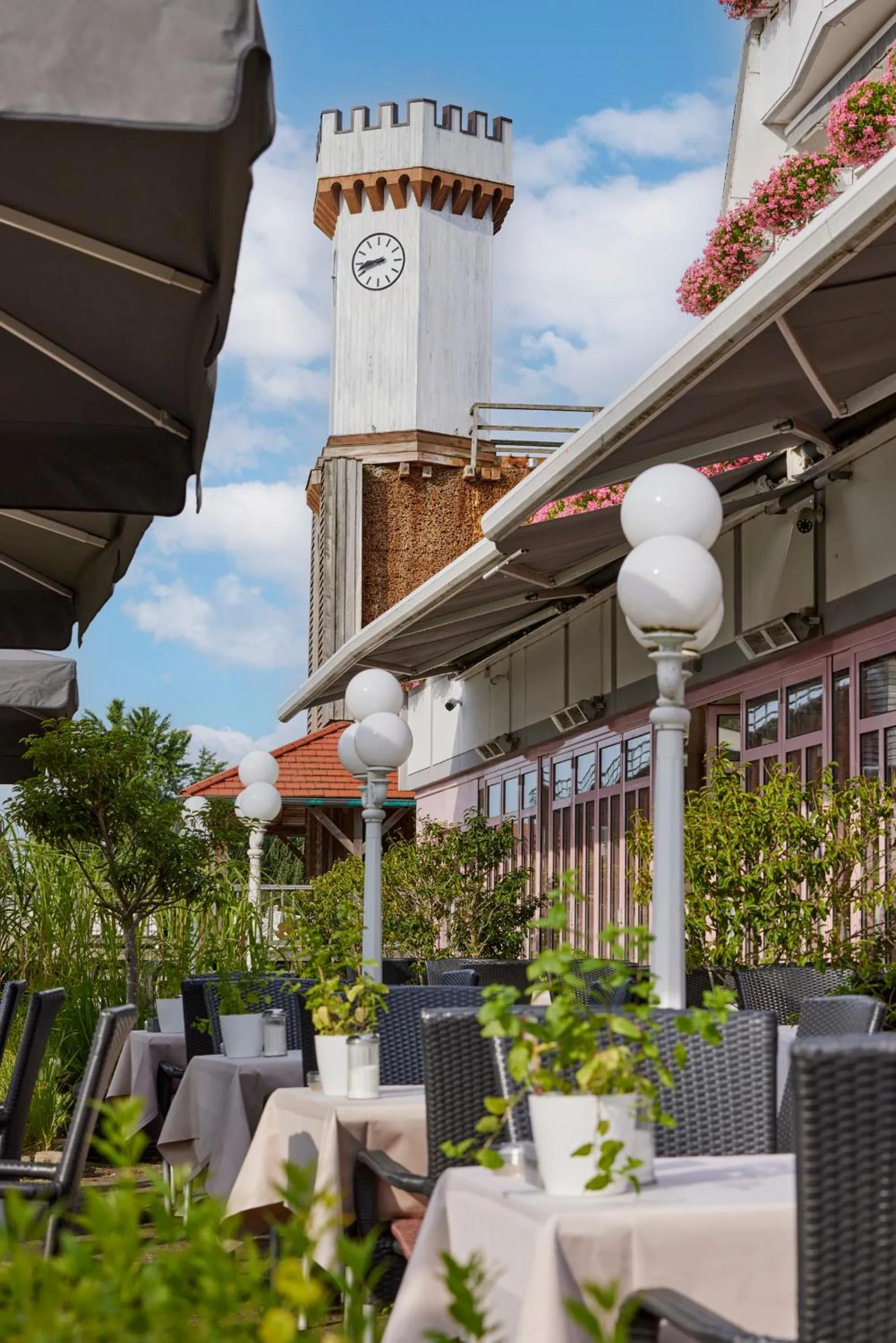 Restaurant/places to eat in Kurpark-Hotel