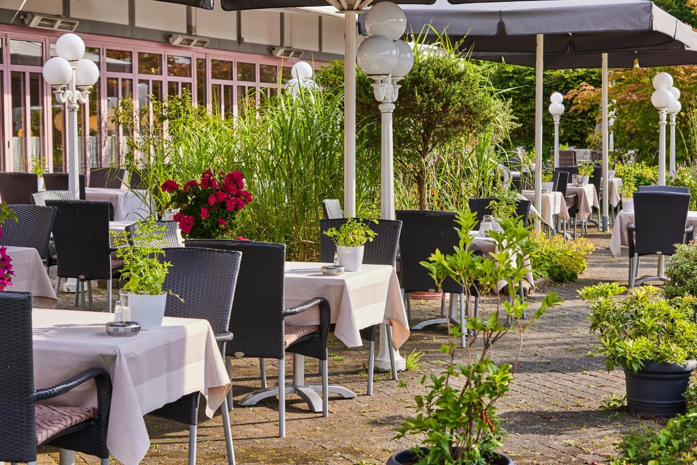 Restaurant/places to eat in Kurpark-Hotel