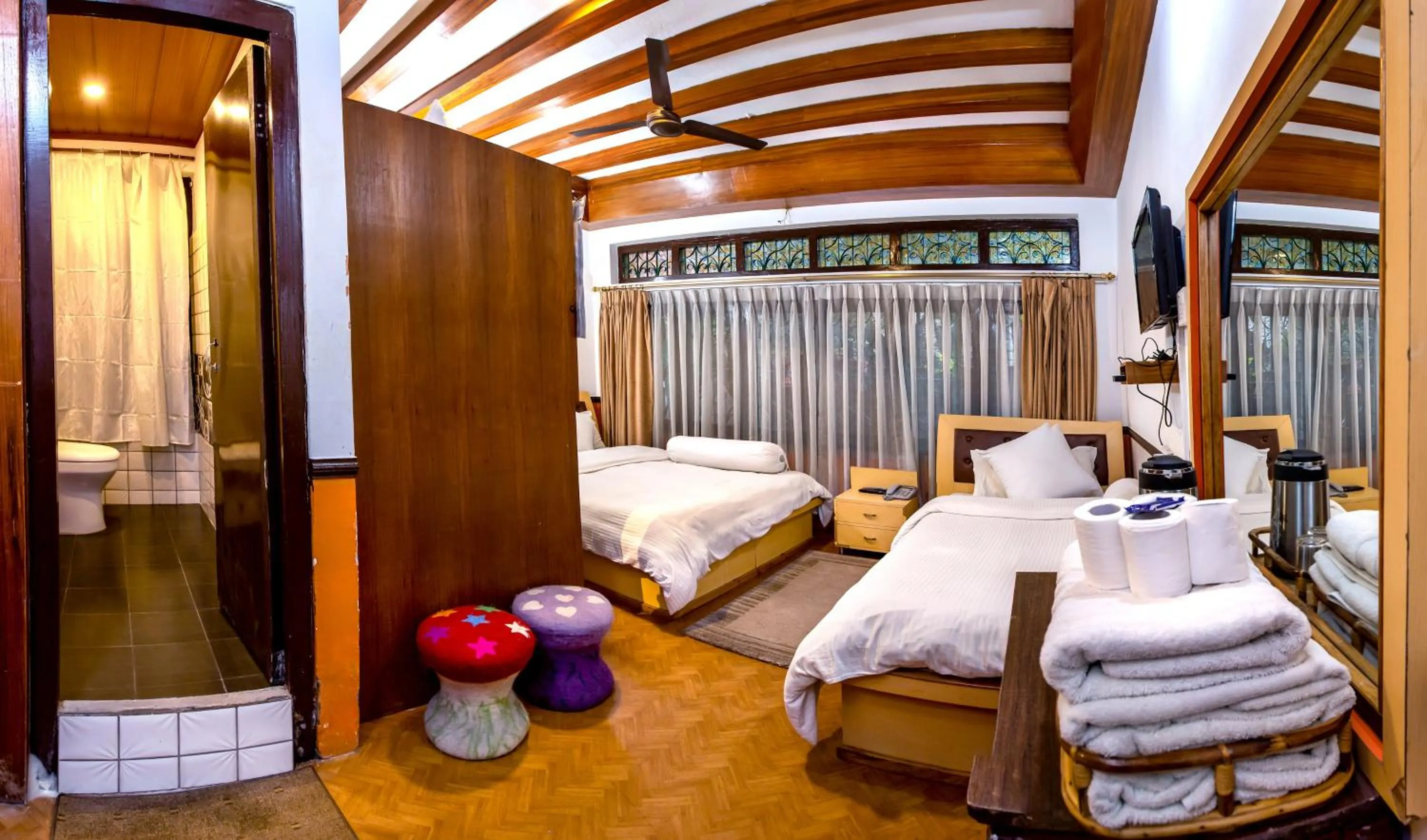 Bed in Shangrila Boutique Hotel