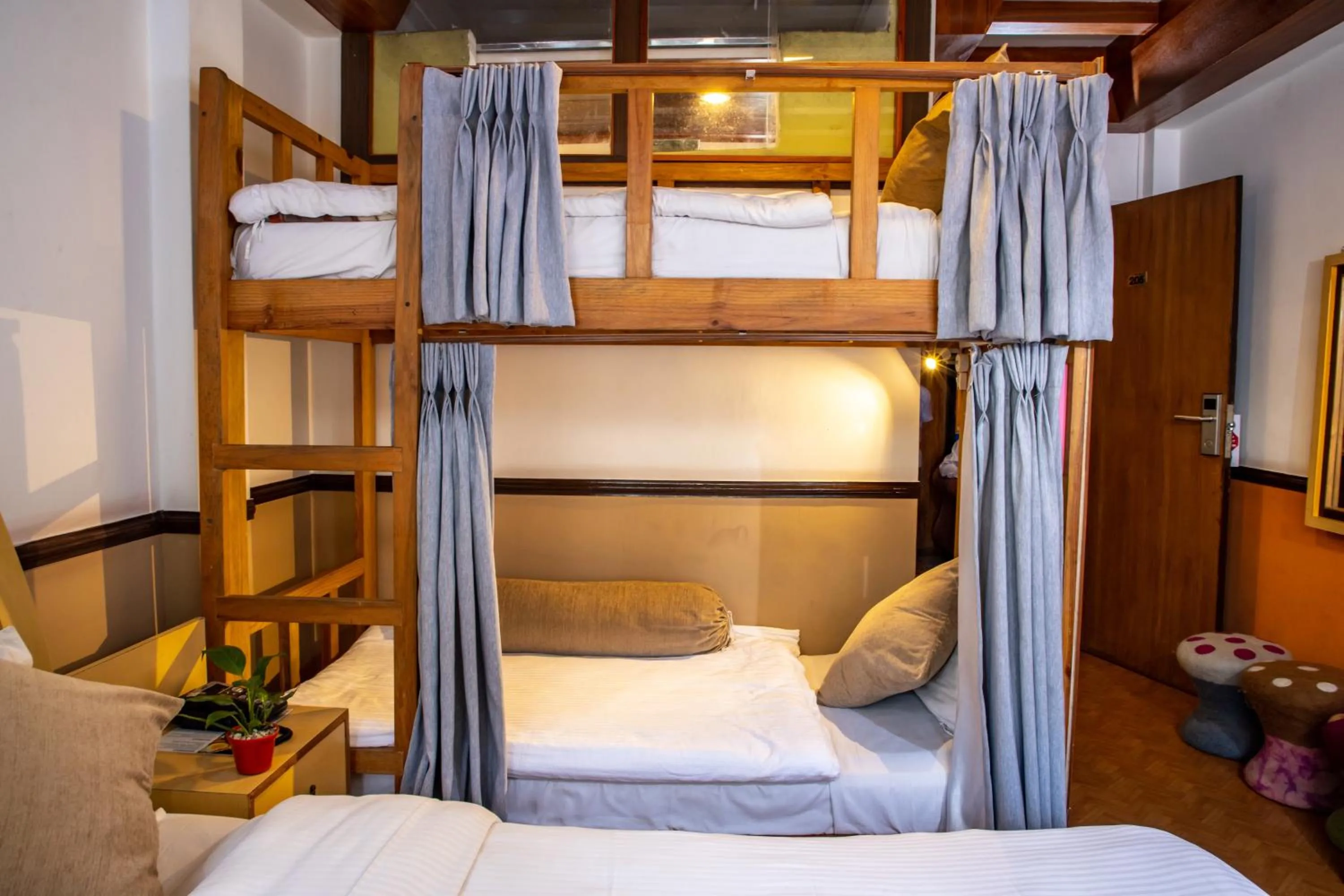 Bed in Shangrila Boutique Hotel