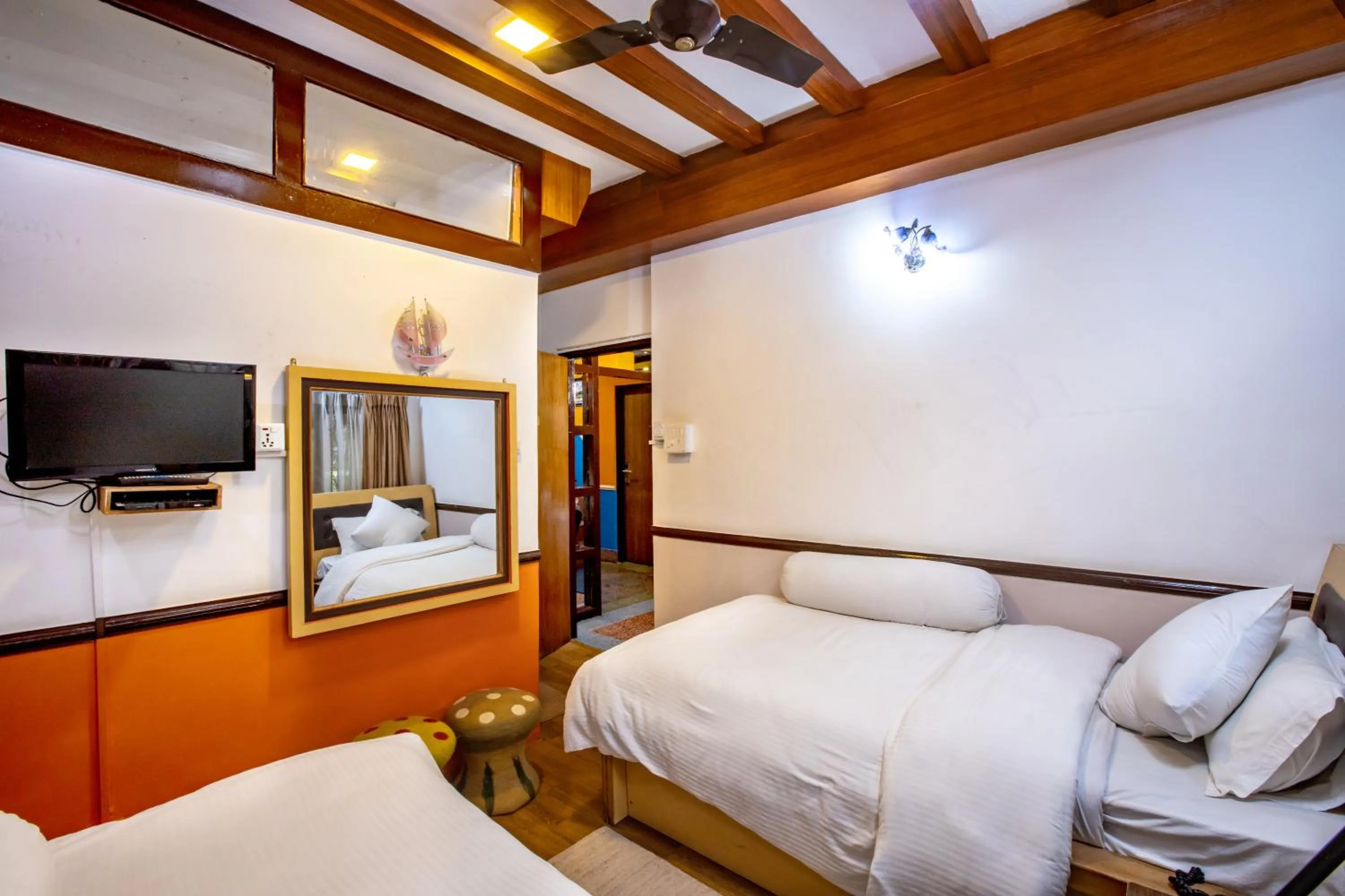 Bed in Shangrila Boutique Hotel