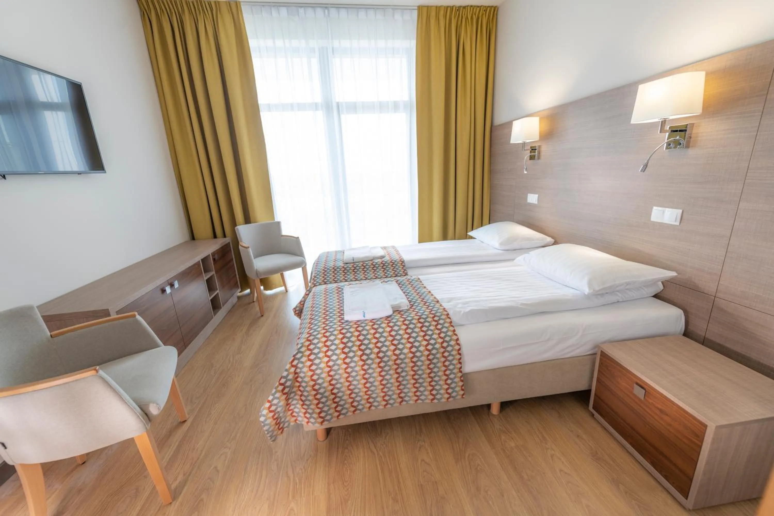 Photo of the whole room, Bed in Olymp IV