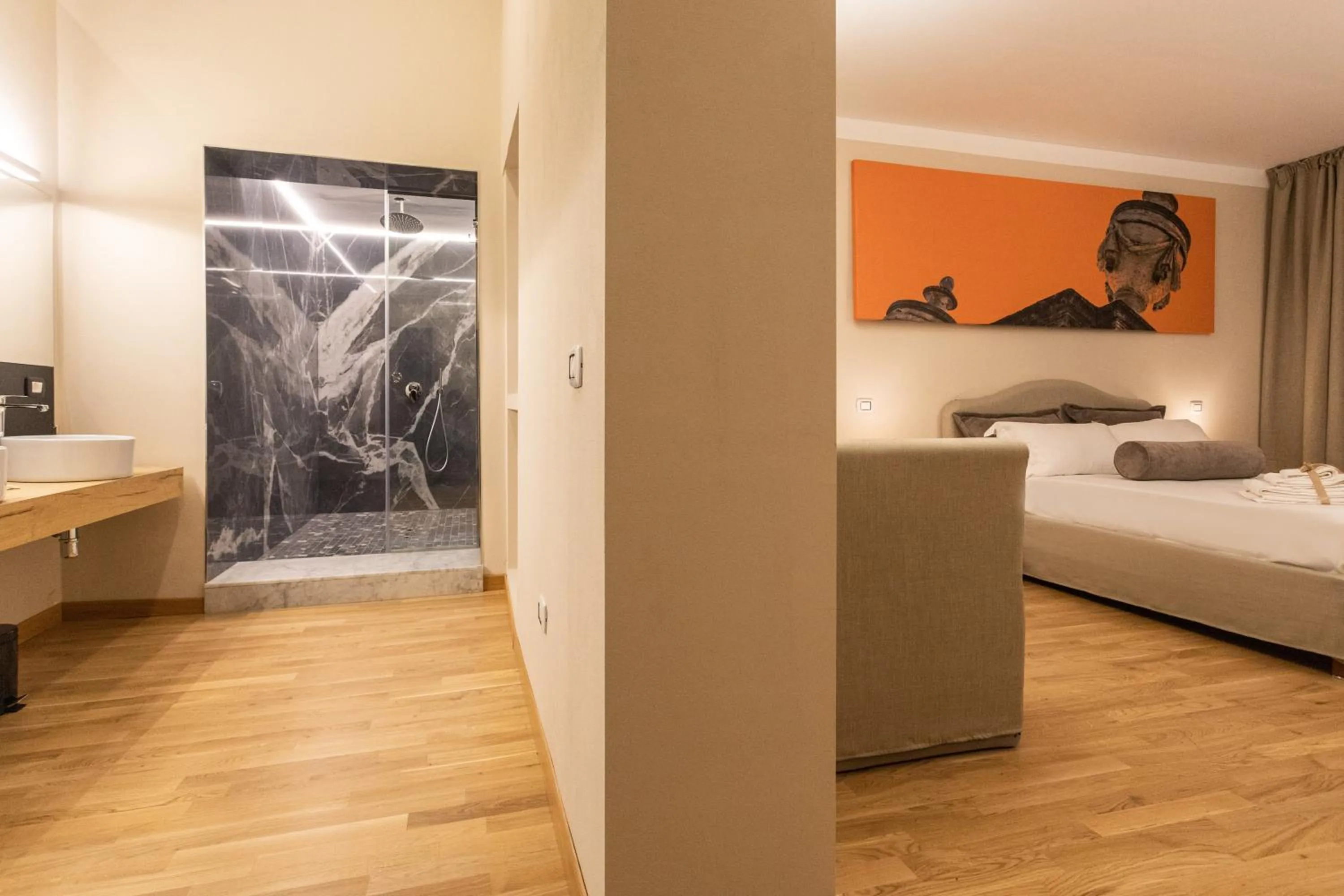 Photo of the whole room, Bed in Divisi Suites & SPA