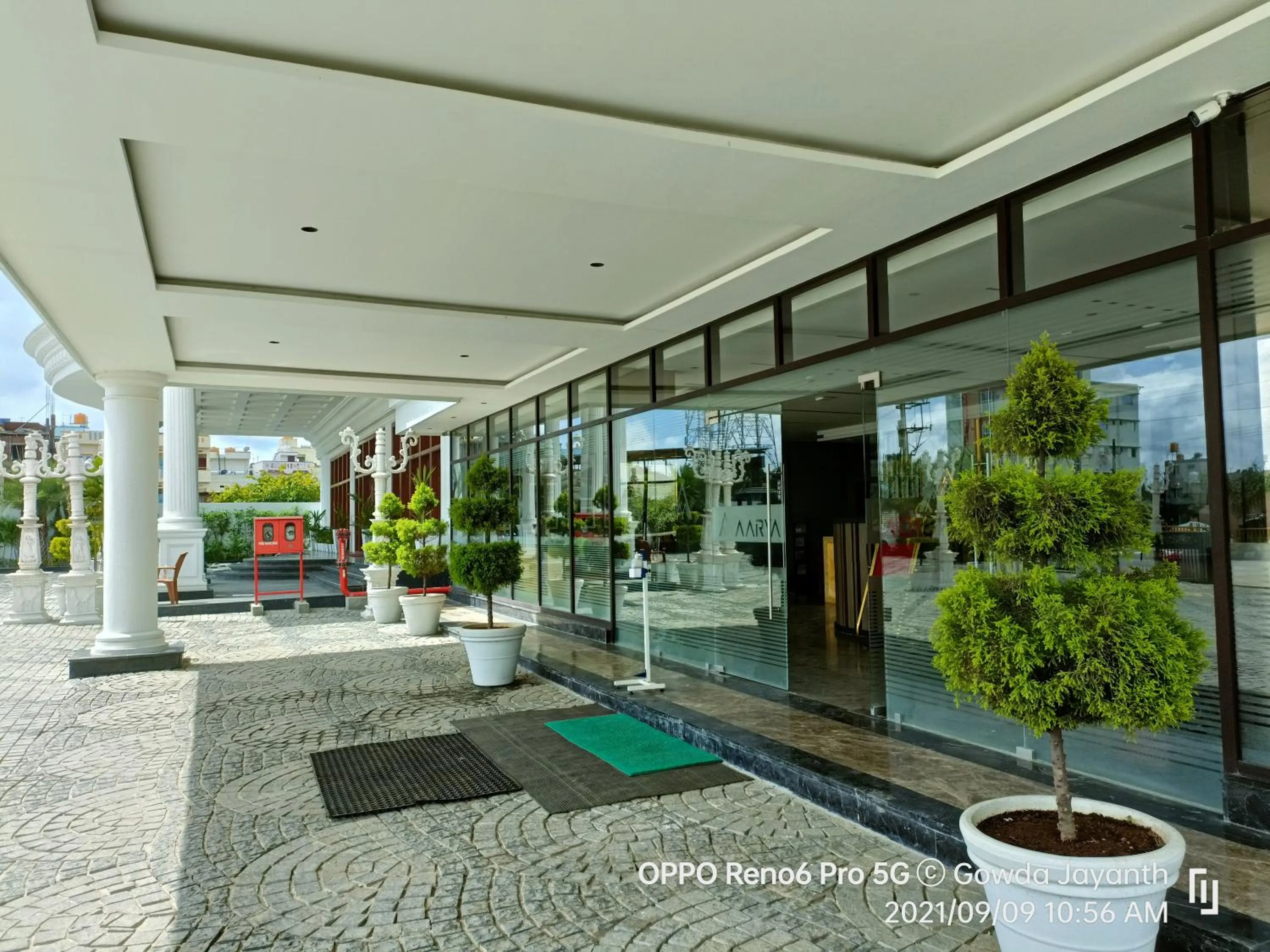 Facade/entrance in AARYA MANSION V One Hotel
