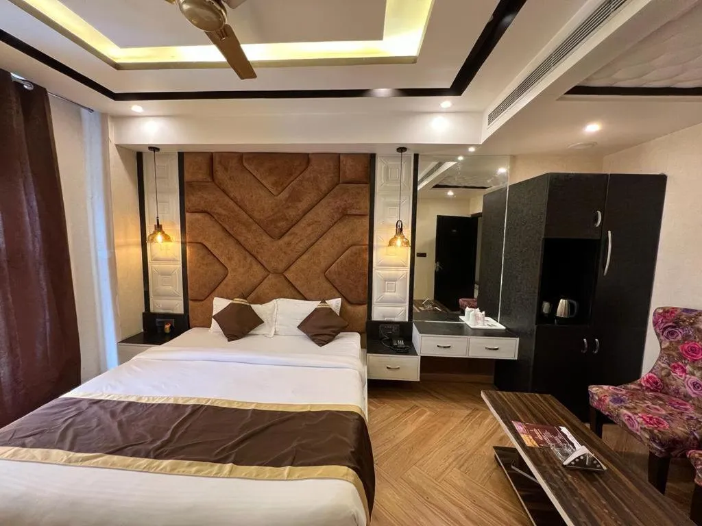 Bed in HOTEL PLEASANT VIEW