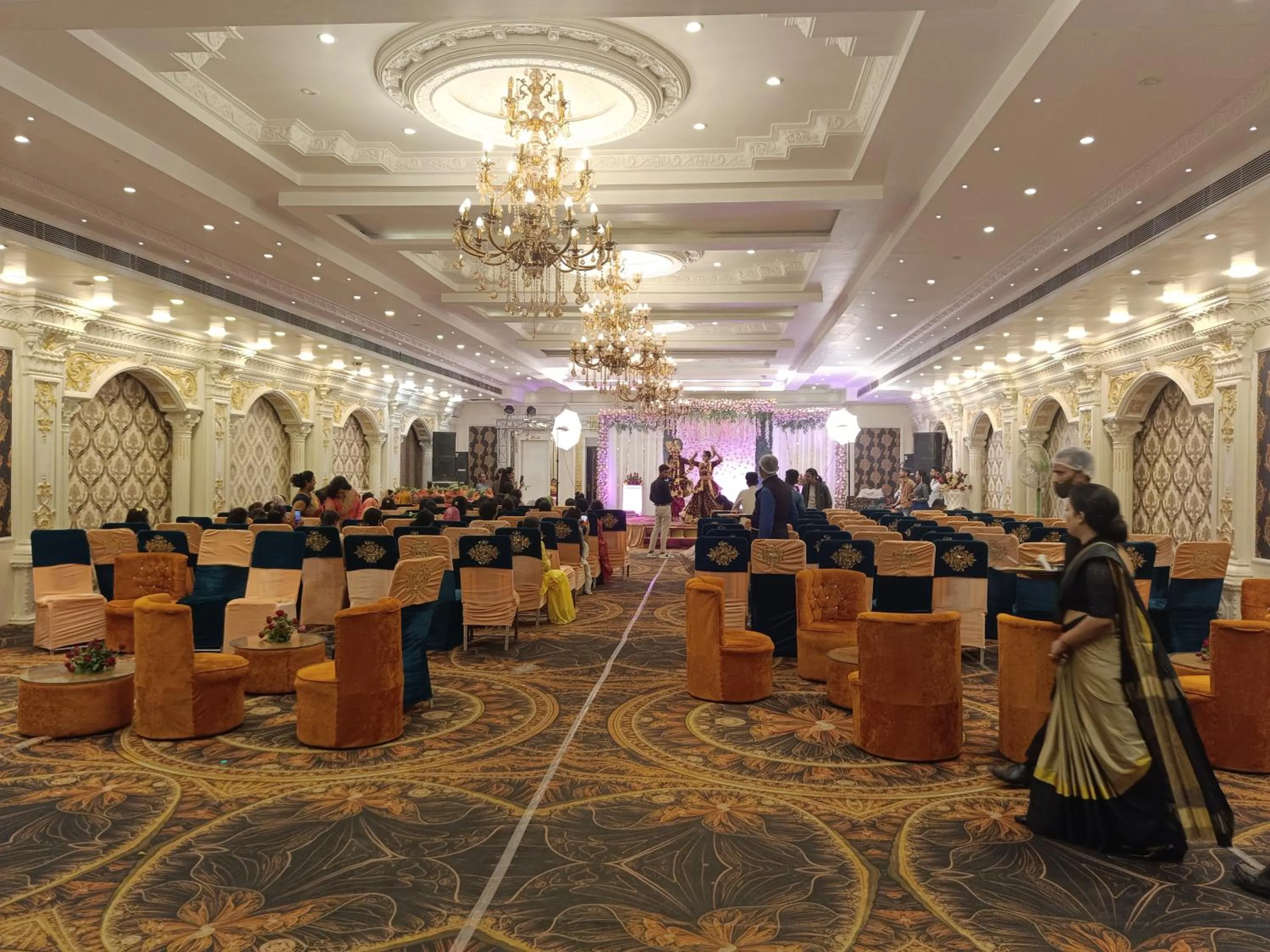 People in HOTEL PLEASANT VIEW