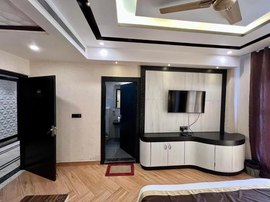 TV and multimedia, Bed in HOTEL PLEASANT VIEW