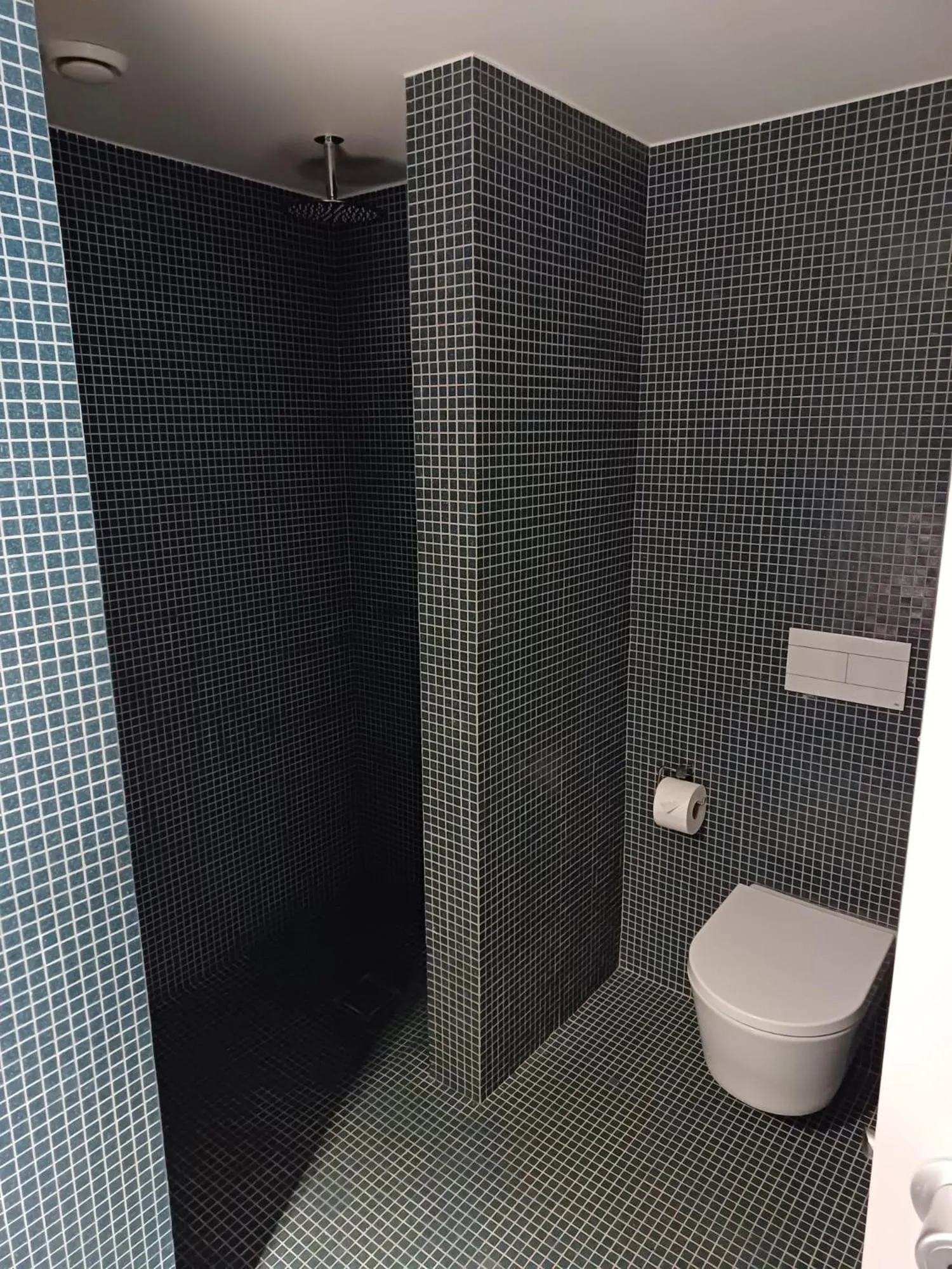 Shower in toctoctoc lisboa