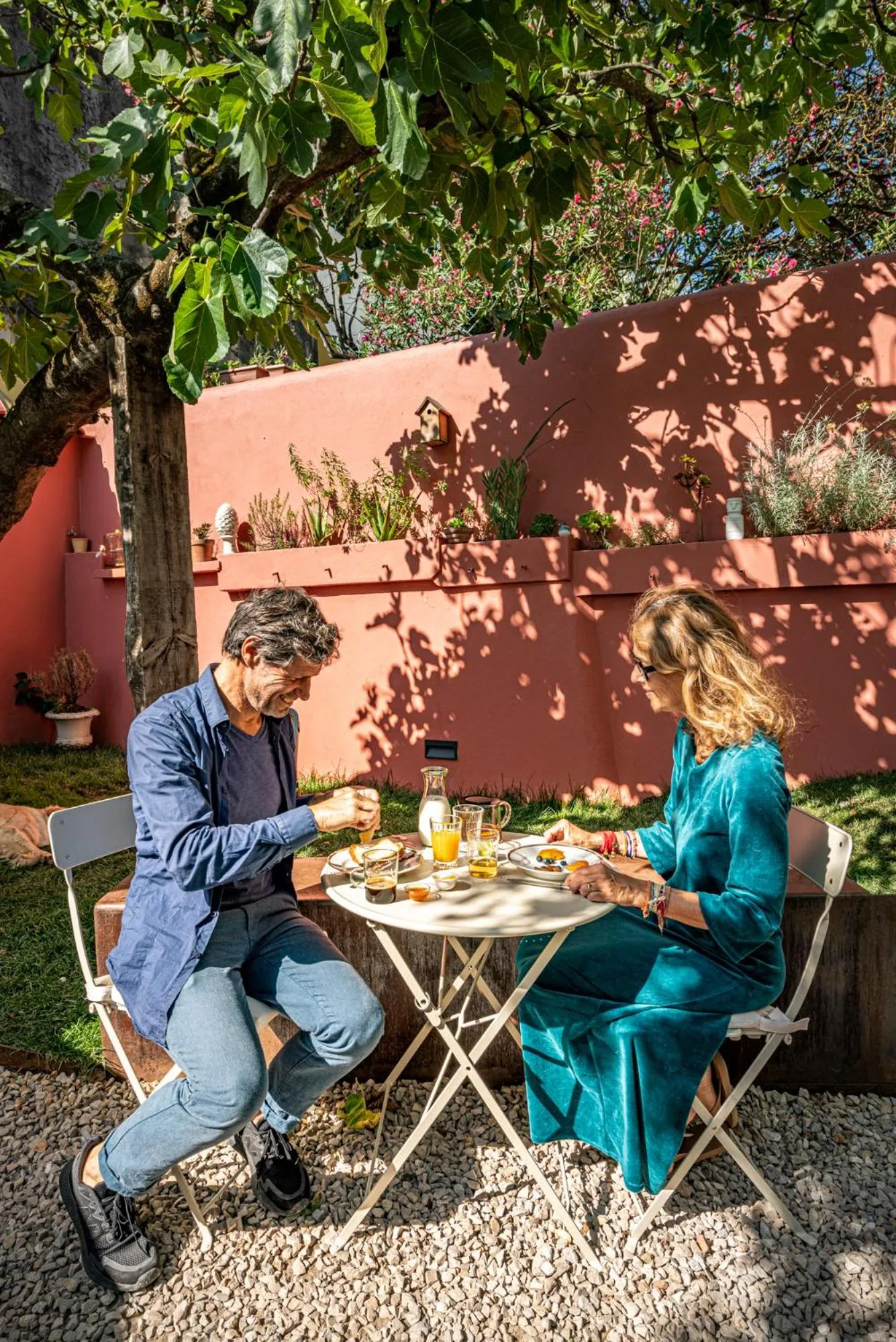 People in toctoctoc lisboa