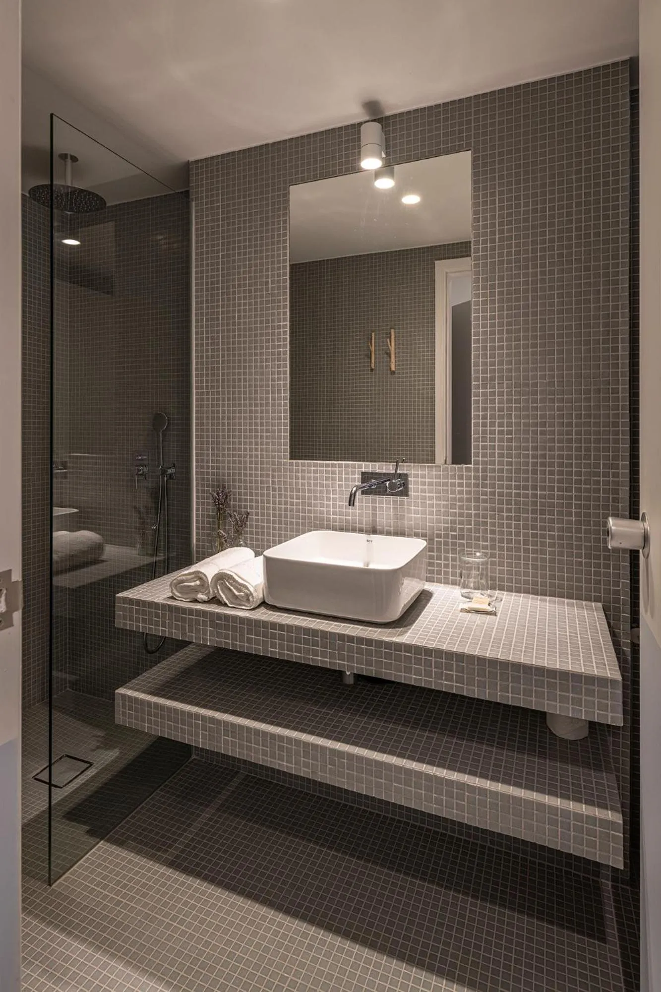 Bathroom, Bed in toctoctoc lisboa