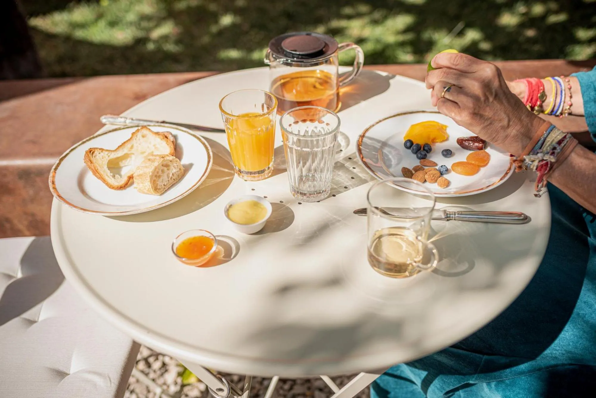 People in toctoctoc lisboa