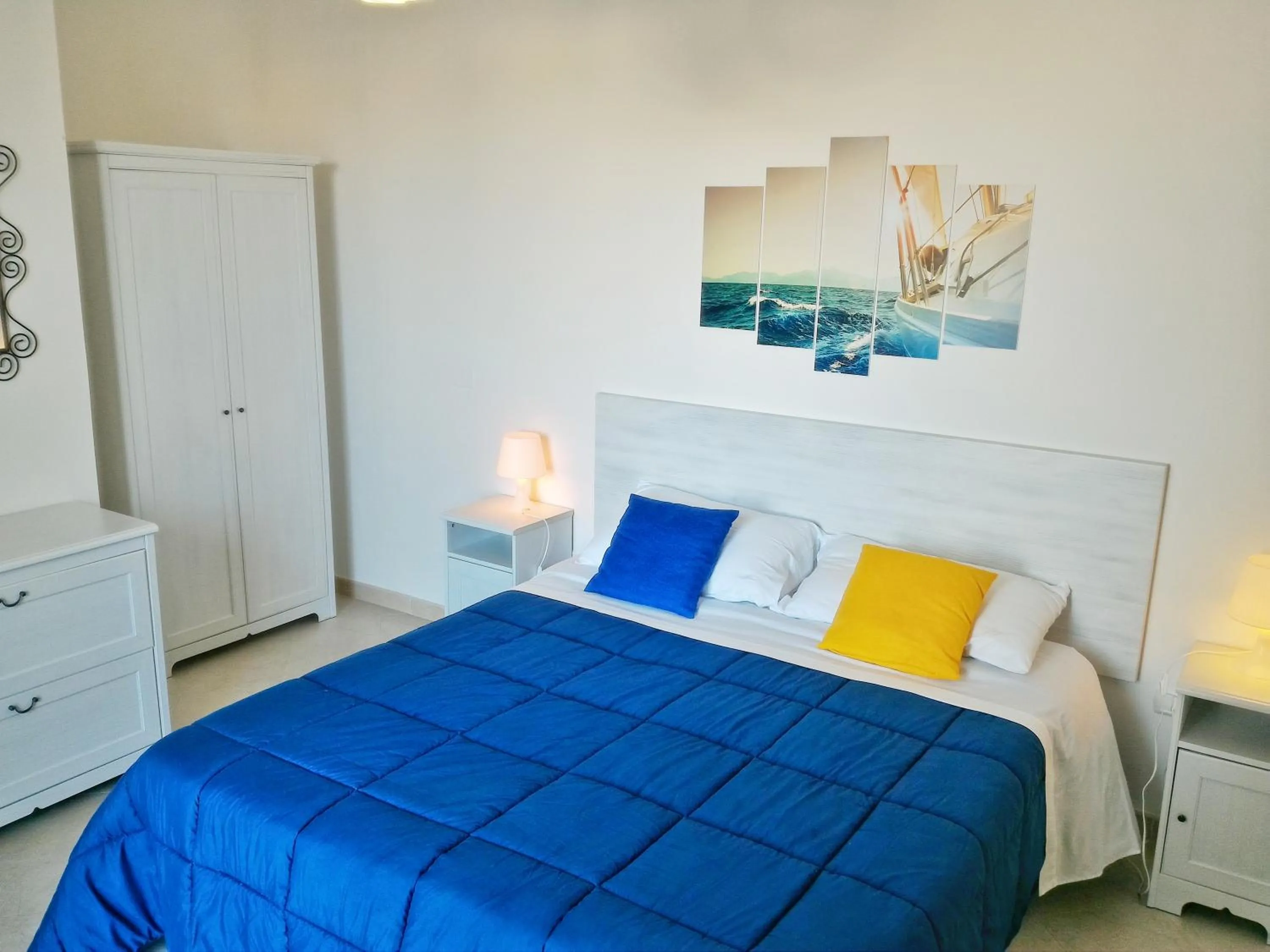 Photo of the whole room, Bed in Residence Bellevue