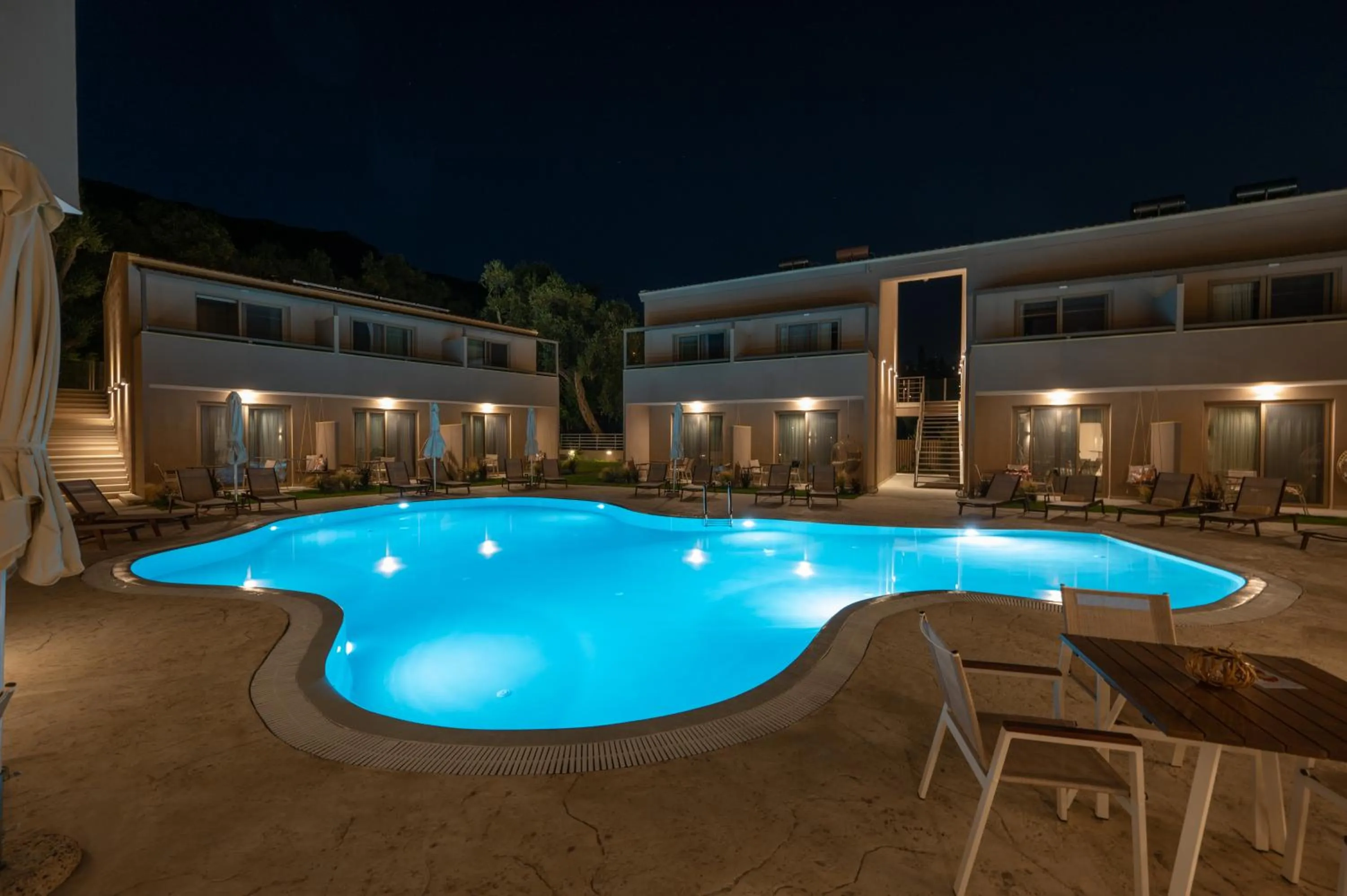 Scarabeo Suites & Villas Parga