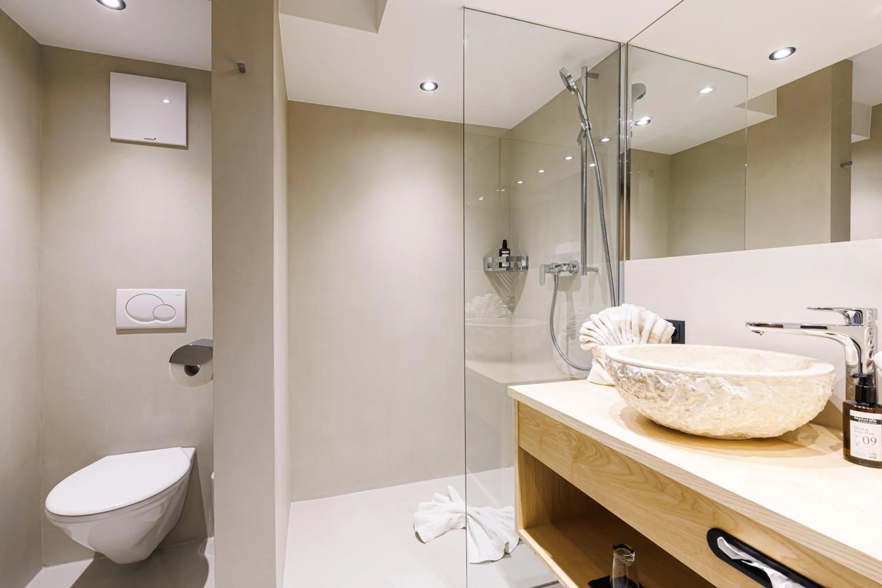 Bathroom in Romantikhotel Zell am See