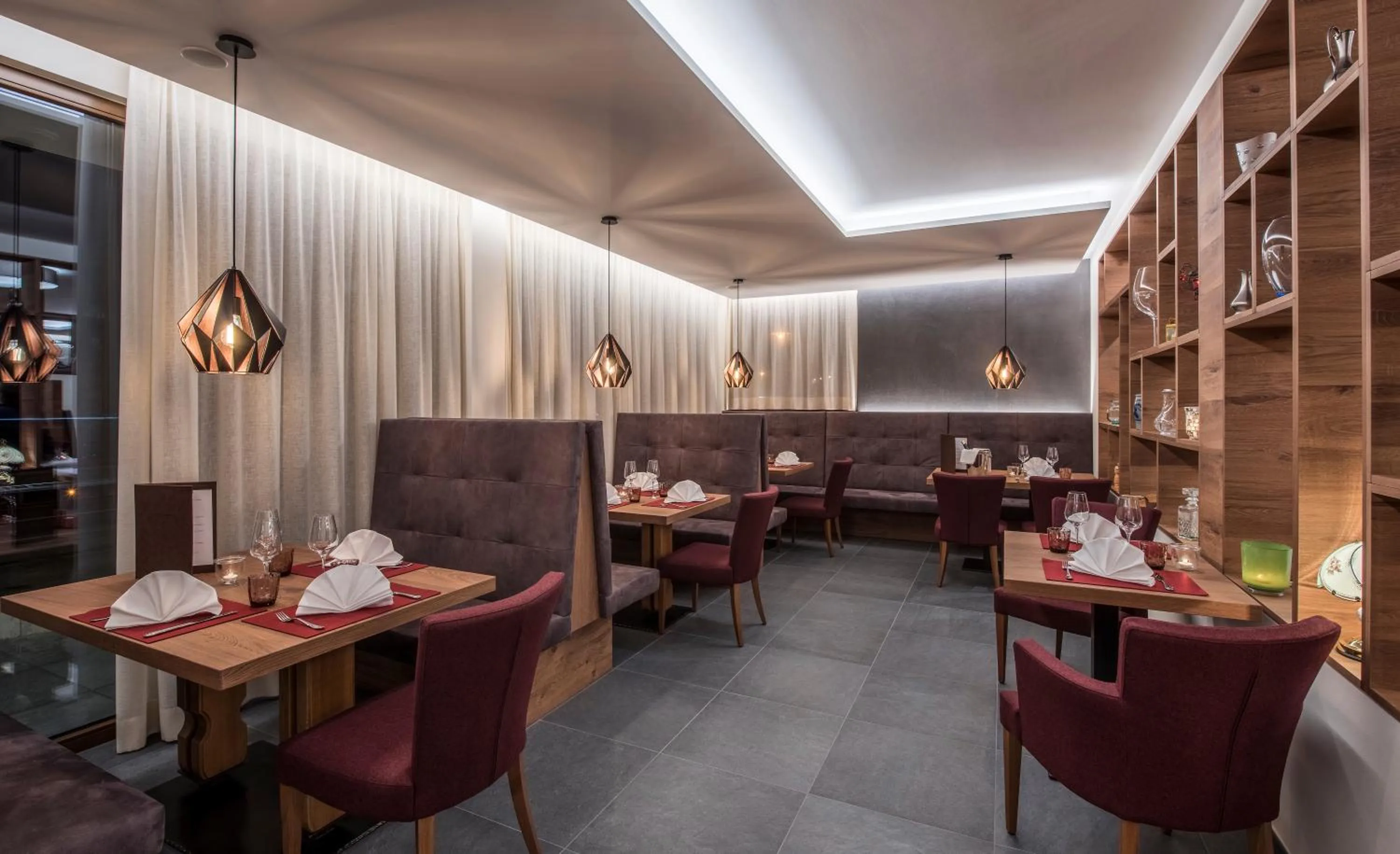 Restaurant/places to eat in Eden Boutique Hotel