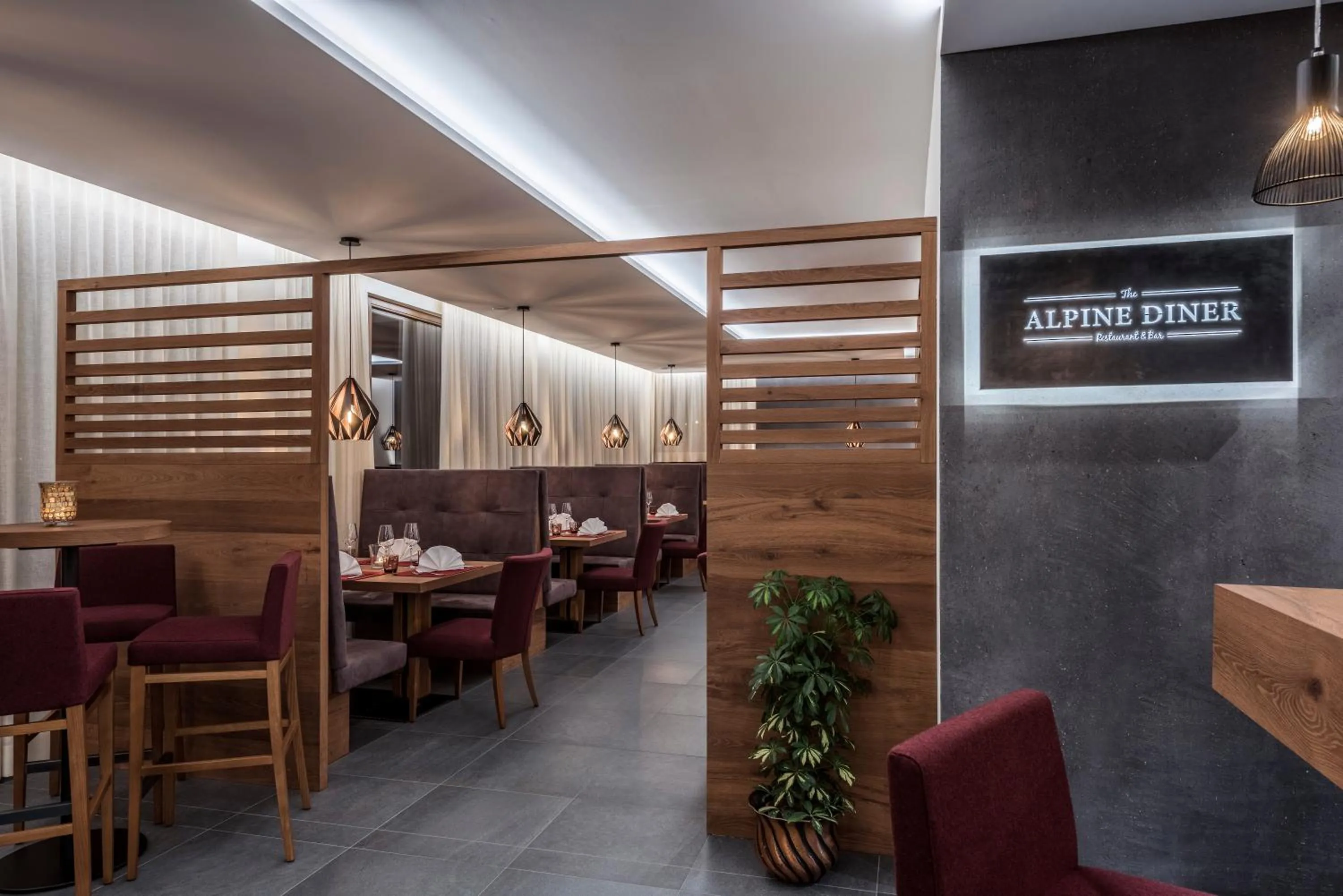 Restaurant/places to eat in Eden Boutique Hotel