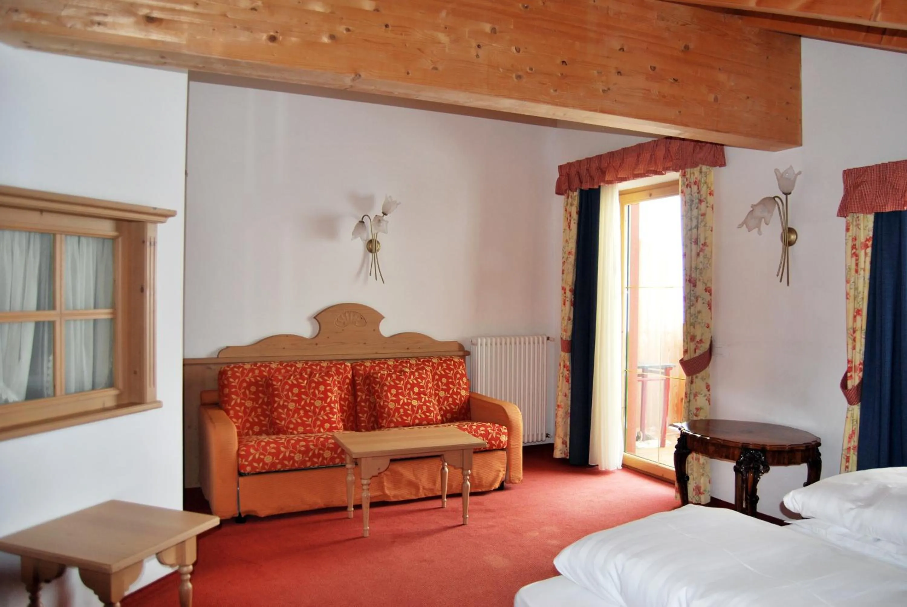 Seating area, Bed in Hotel Casa del Campo