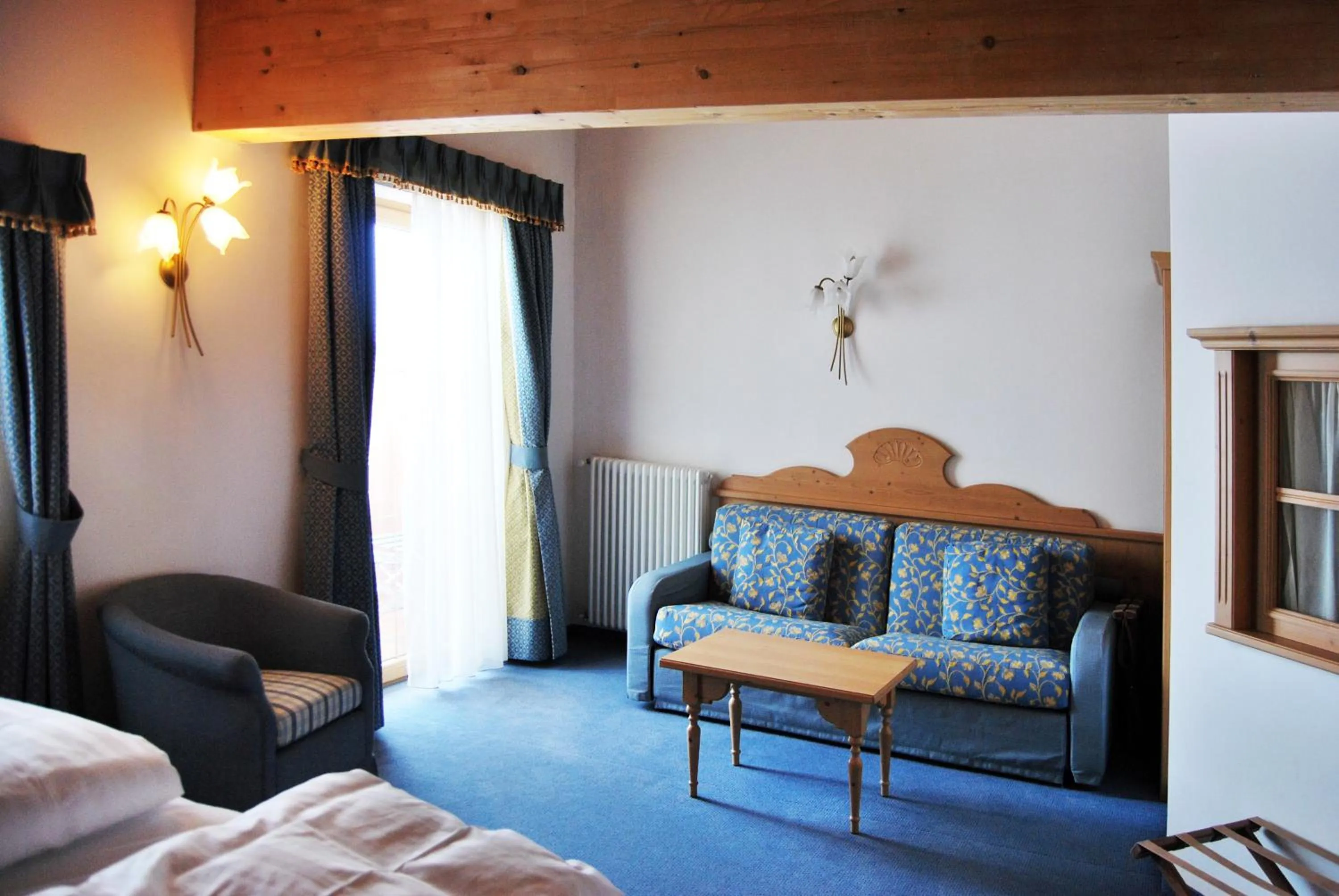 Seating area, Bed in Hotel Casa del Campo