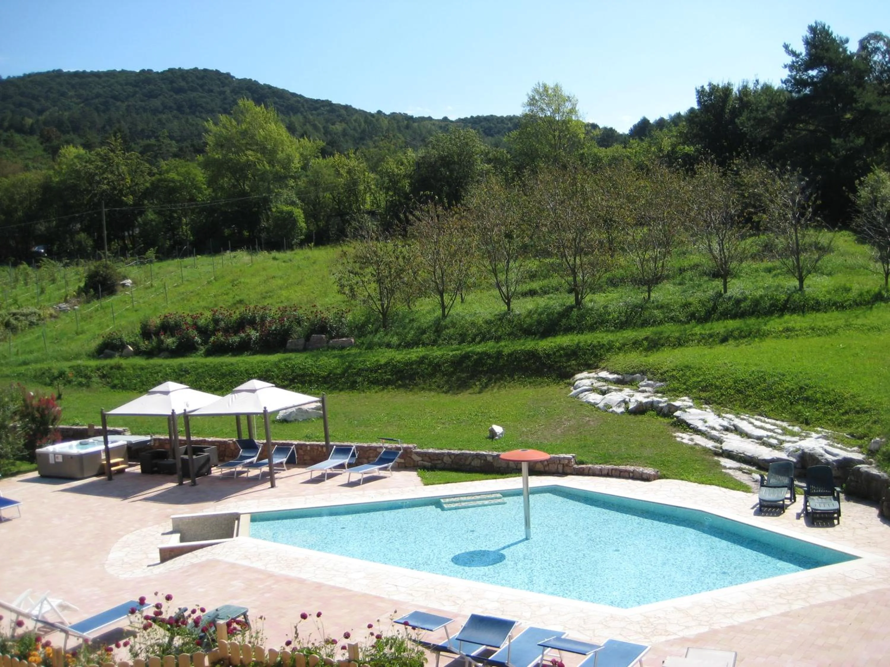 Summer in RTA Hotel Le Vallene