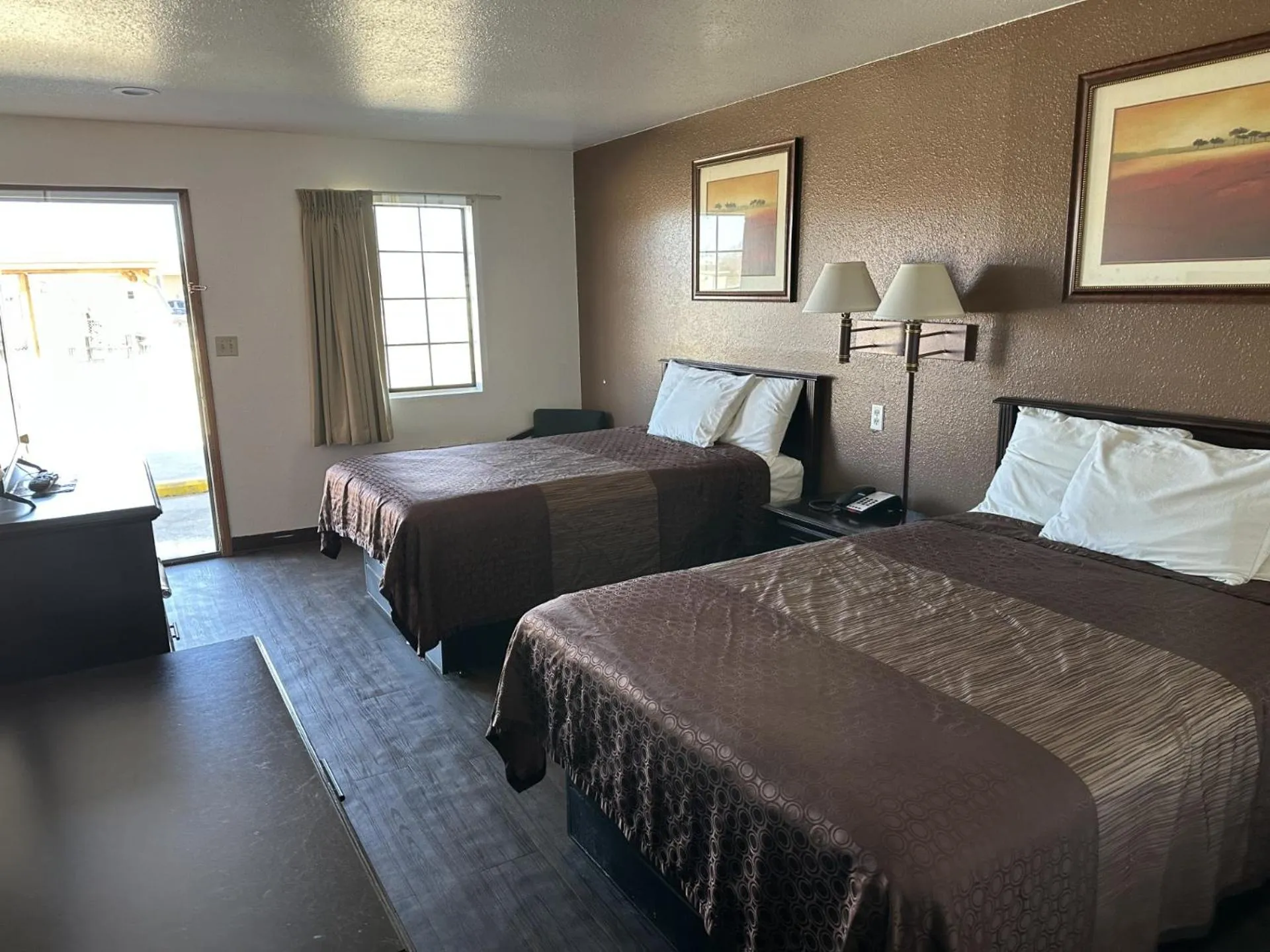 Bedroom, Bed in Southern Nights Motel