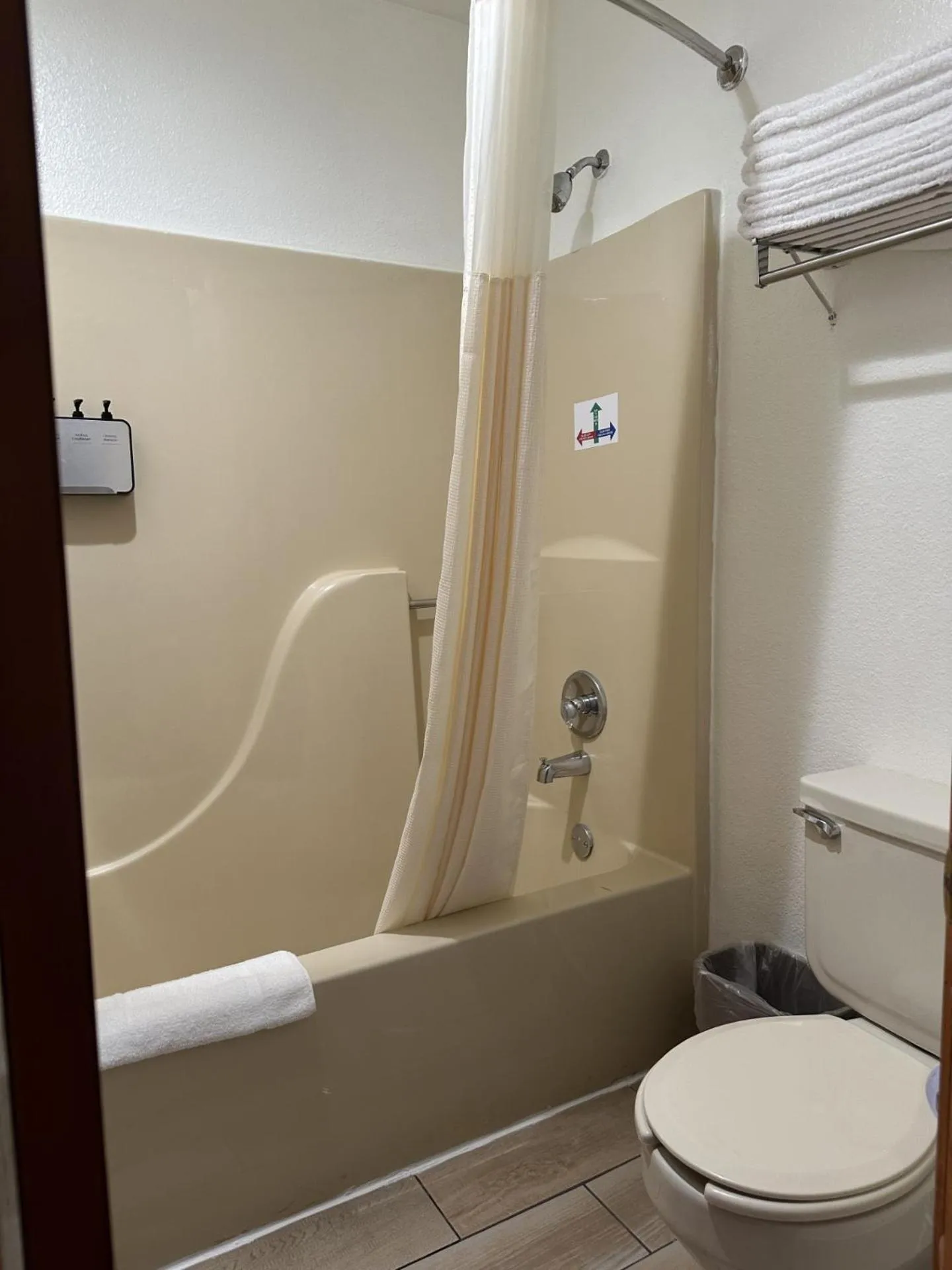 Bath in Southern Nights Motel