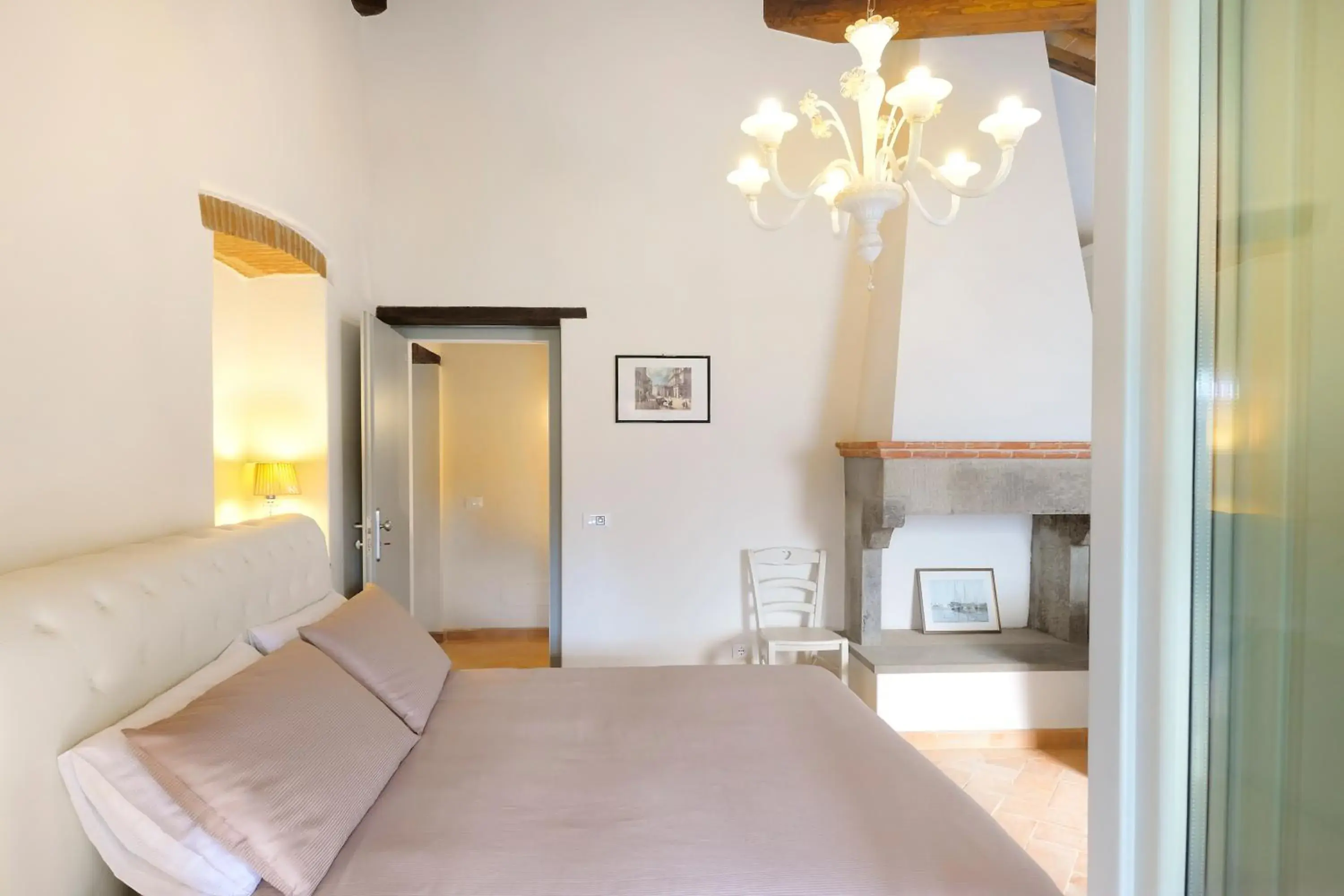 Superior King Room in Chimera Tuscany Resort Superior King Room in Chimera Tuscany Resort