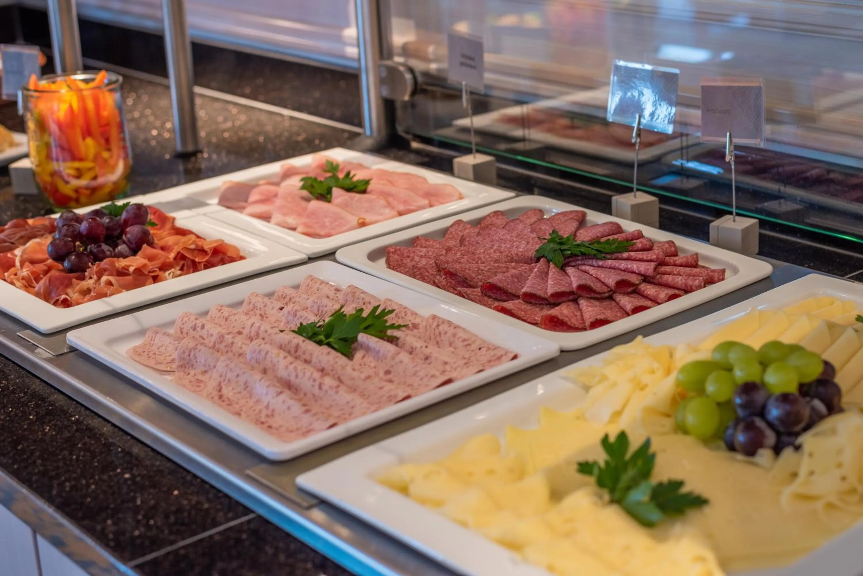 Buffet breakfast in Robenstein Aktivhotel & SPA