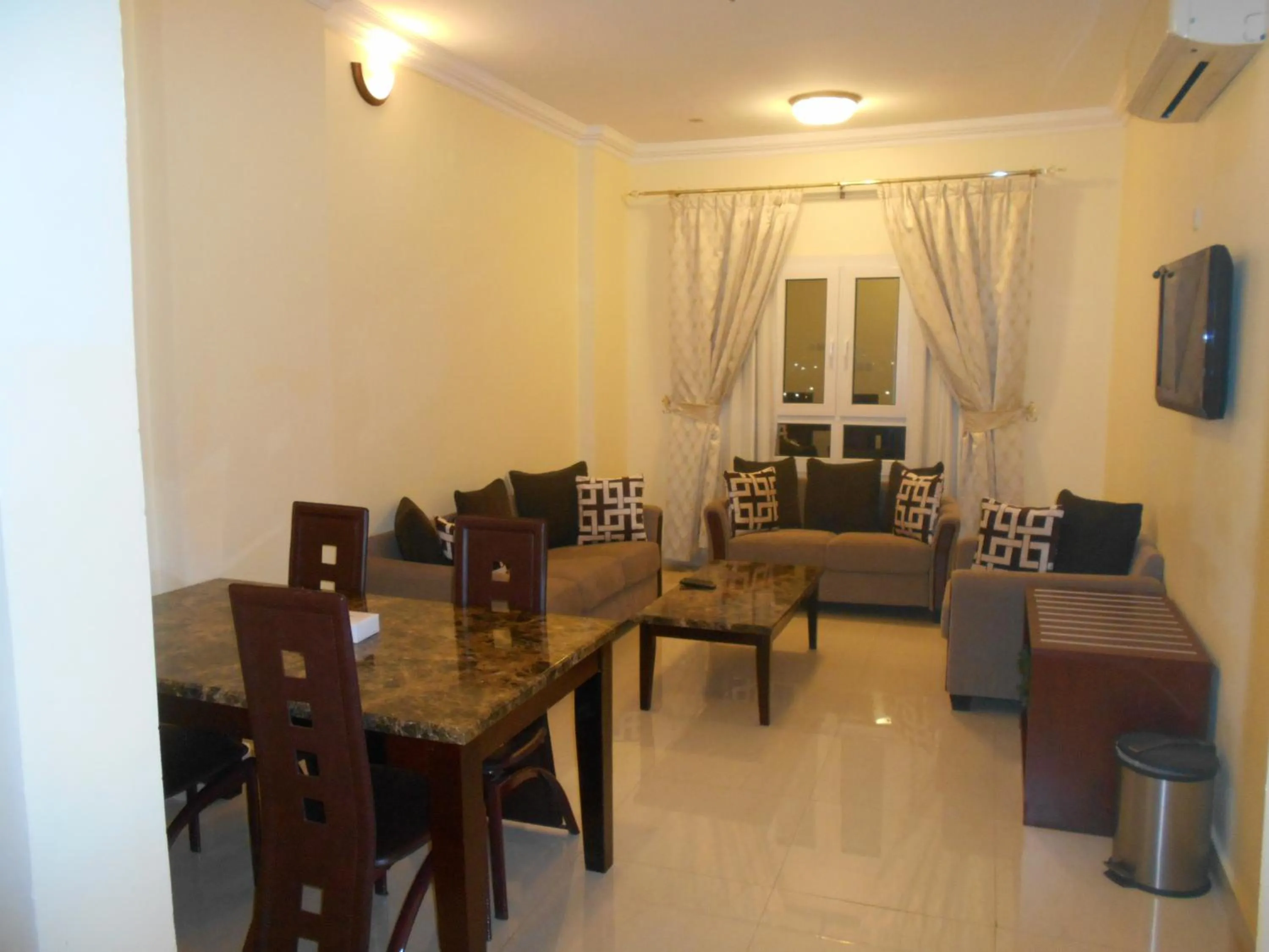 Dining area in Nizwa Hotel Apartments