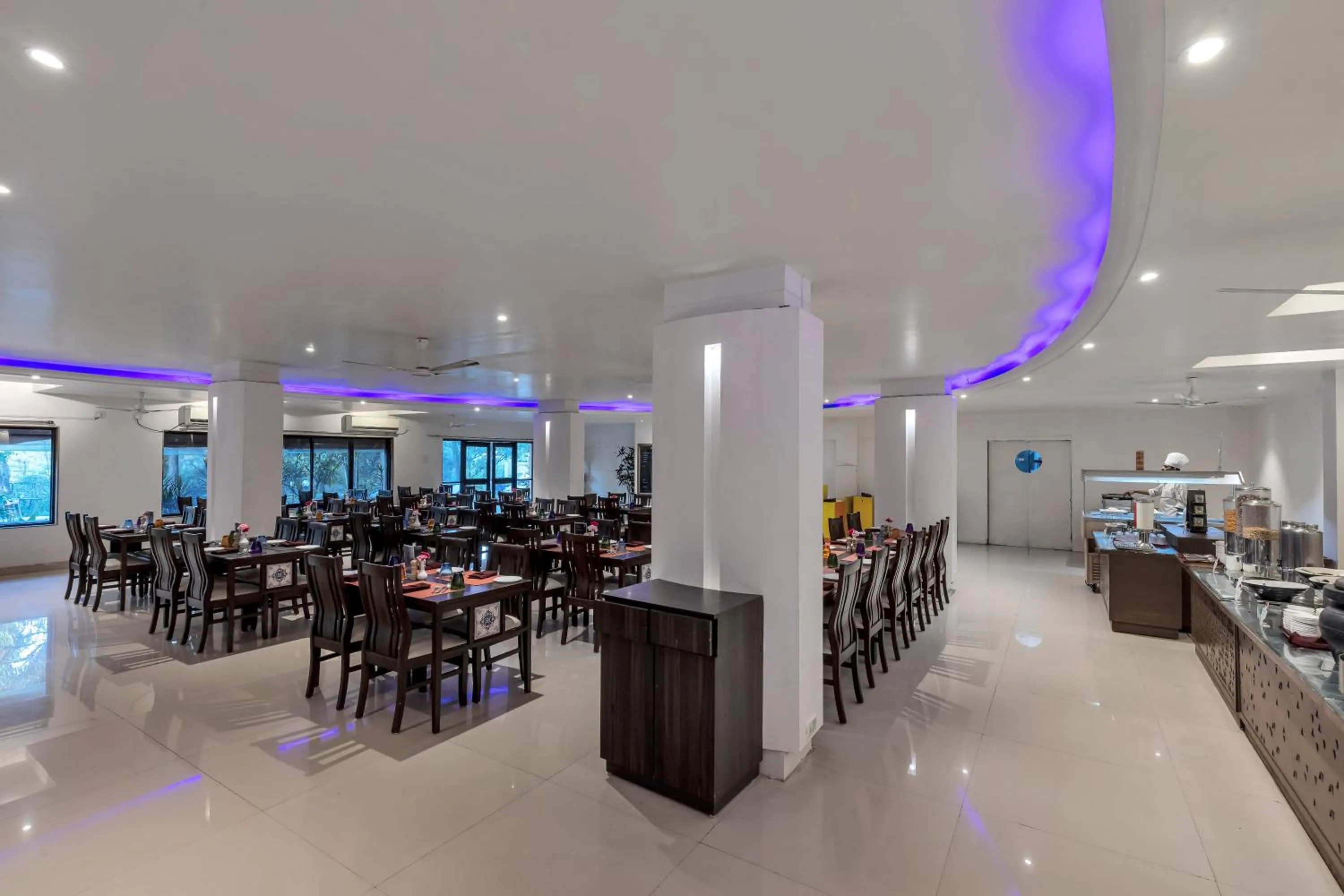 Restaurant/places to eat in Club Mahindra Saj Mahabaleshwar