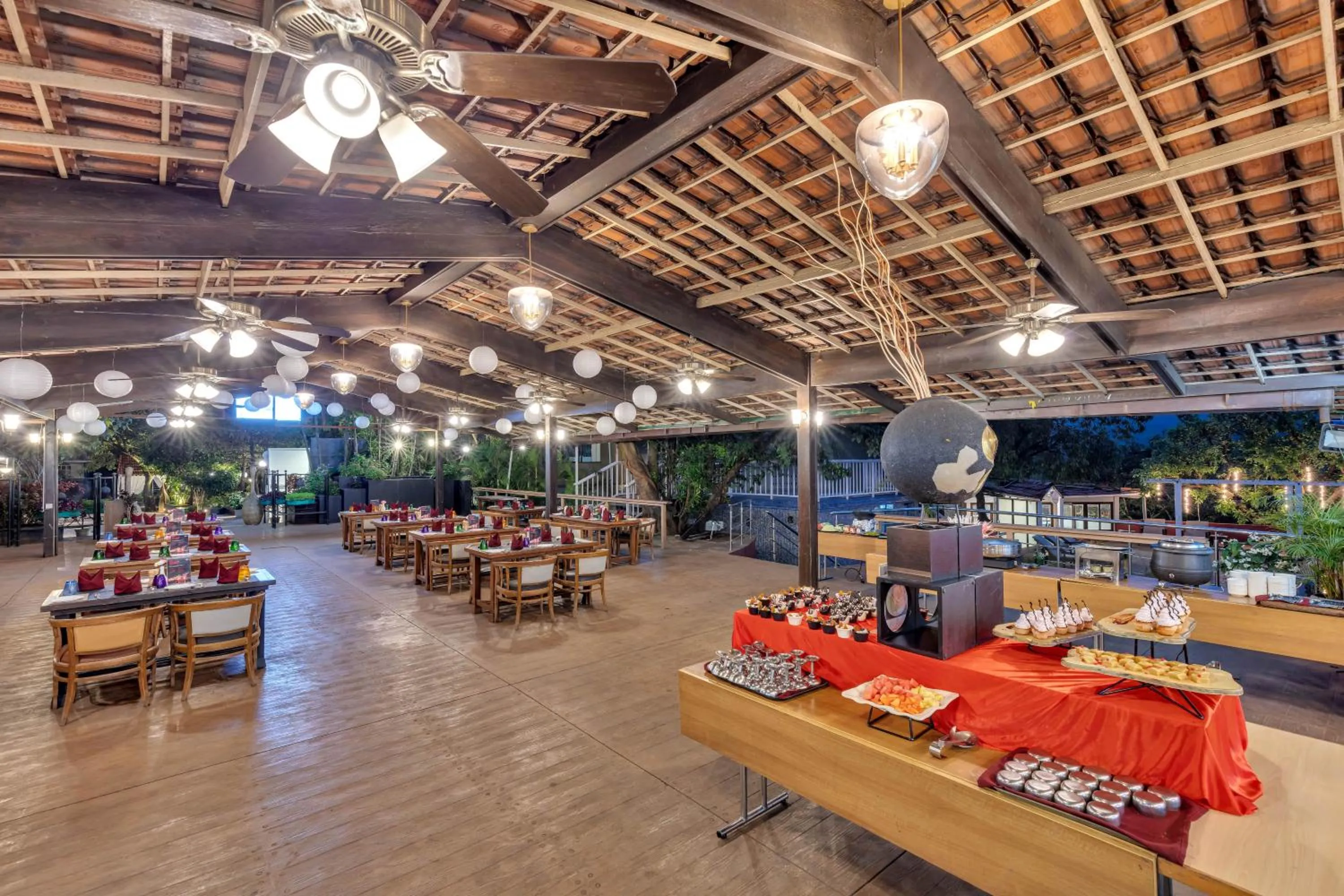 Restaurant/places to eat in Club Mahindra Saj Mahabaleshwar