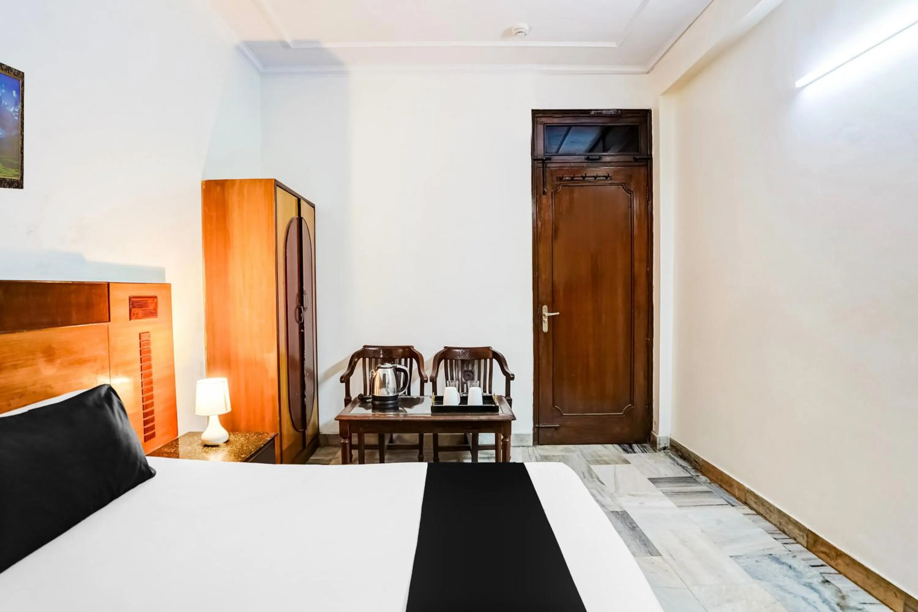 Bedroom, Bed in Hotel O Paharganj Near Railway Station Formerly Chand Palace