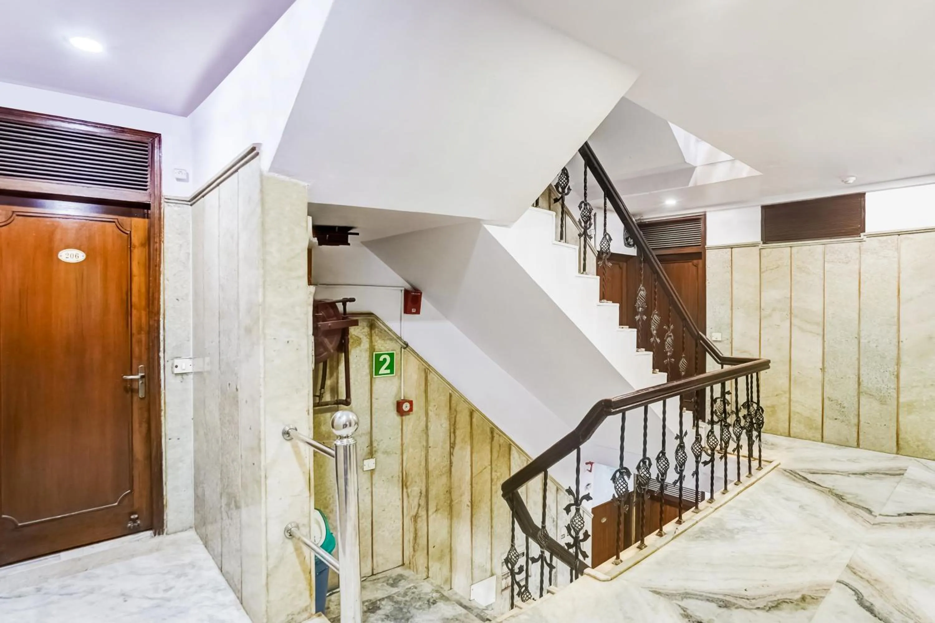 Lobby or reception in Hotel O Paharganj Near Railway Station Formerly Chand Palace