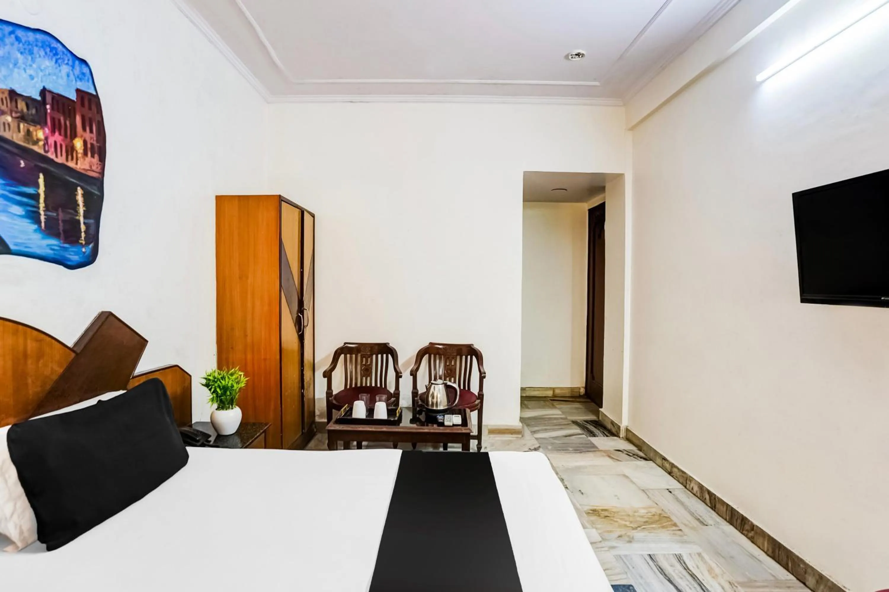 Bedroom in Hotel O Paharganj Near Railway Station Formerly Chand Palace