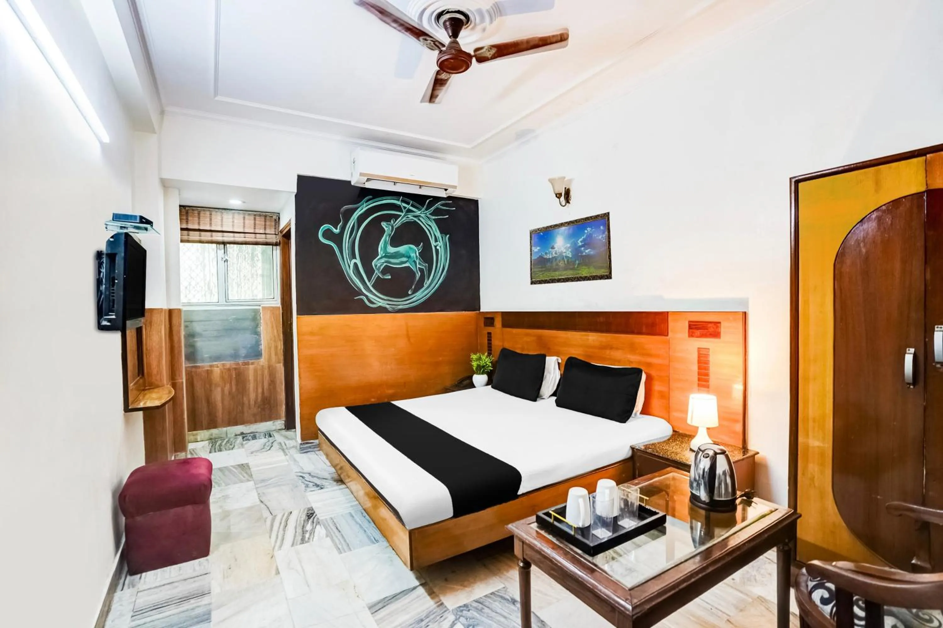 Bedroom, Bed in Hotel O Paharganj Near Railway Station Formerly Chand Palace