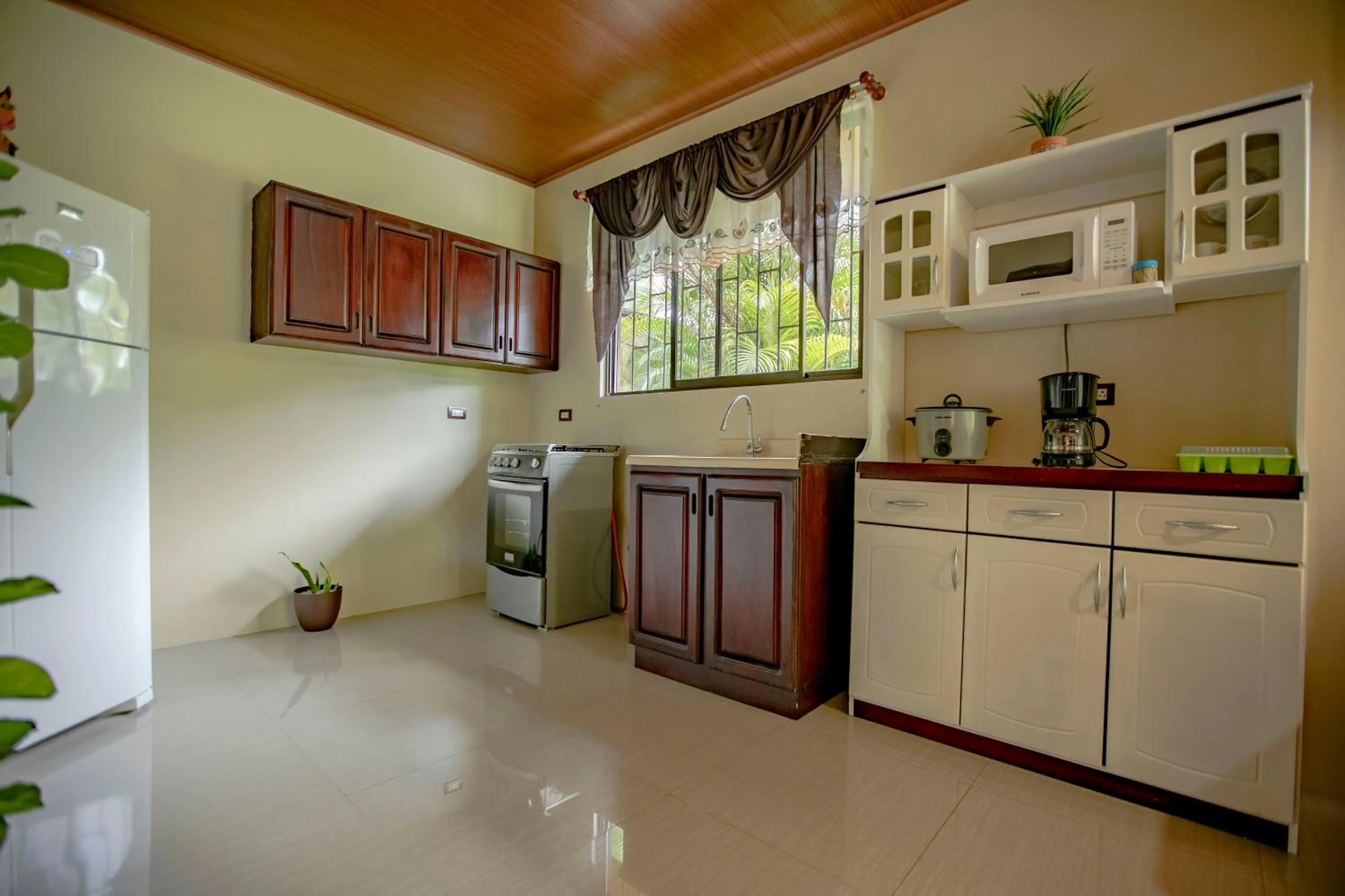 Kitchen or kitchenette in Orquideas Boutique Hotel