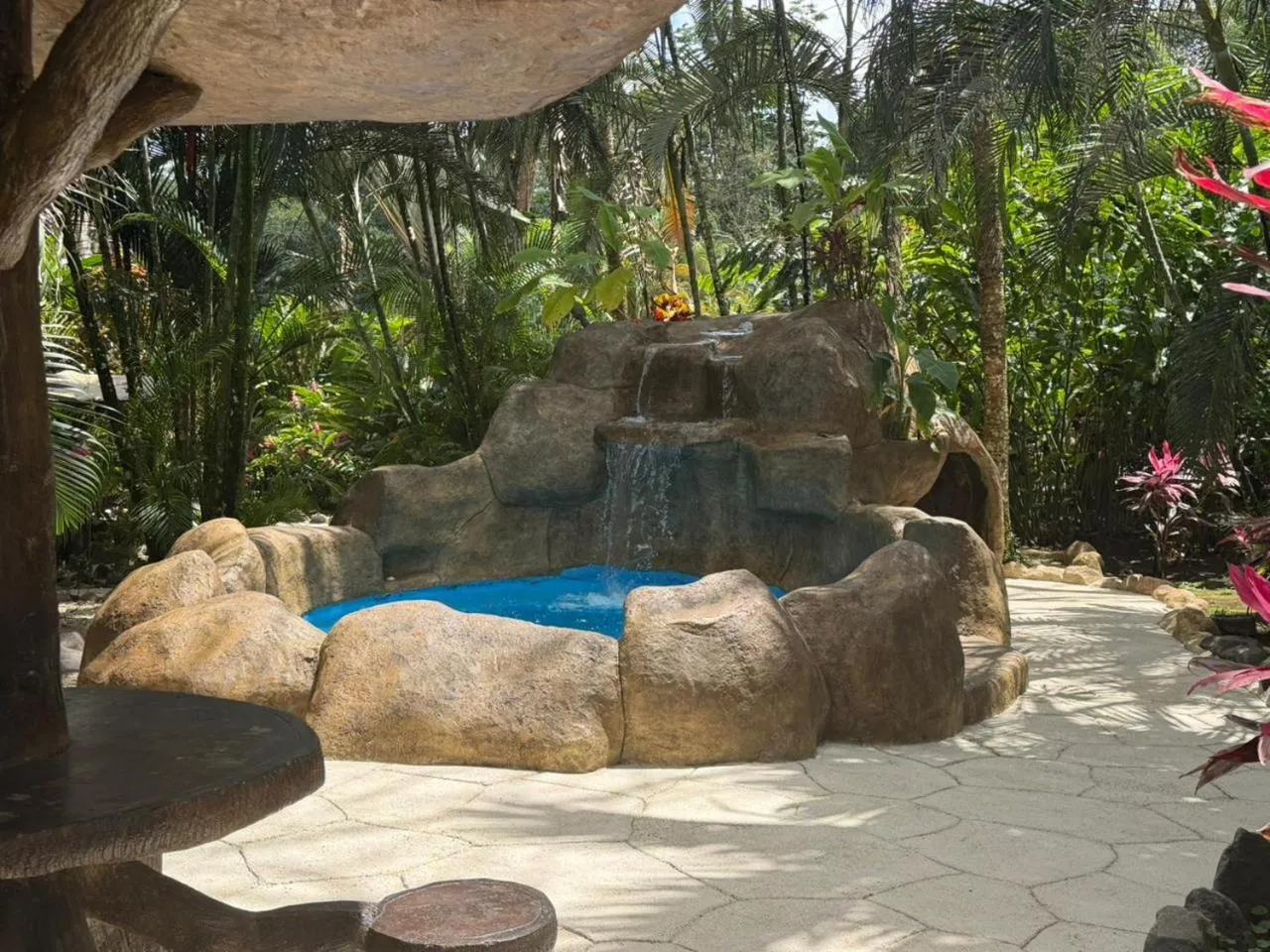 Swimming pool in Orquideas Boutique Hotel