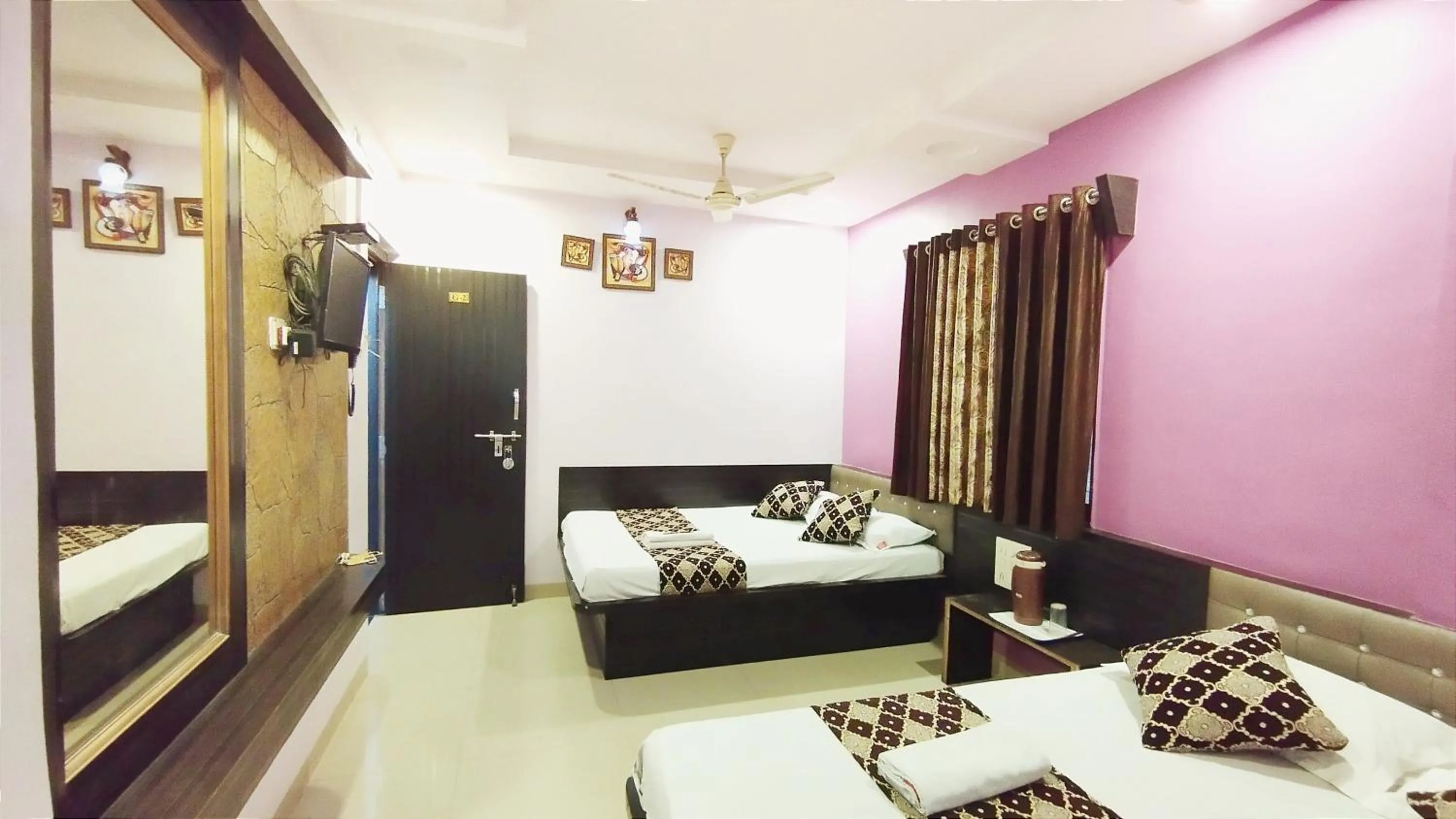 TV and multimedia, Bed in Sai Balaji Residency
