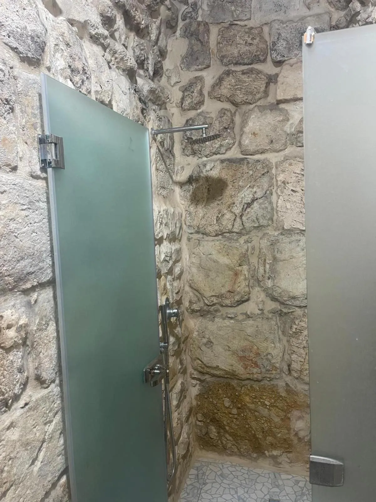 Shower in Bab El-Silsileh Hostel