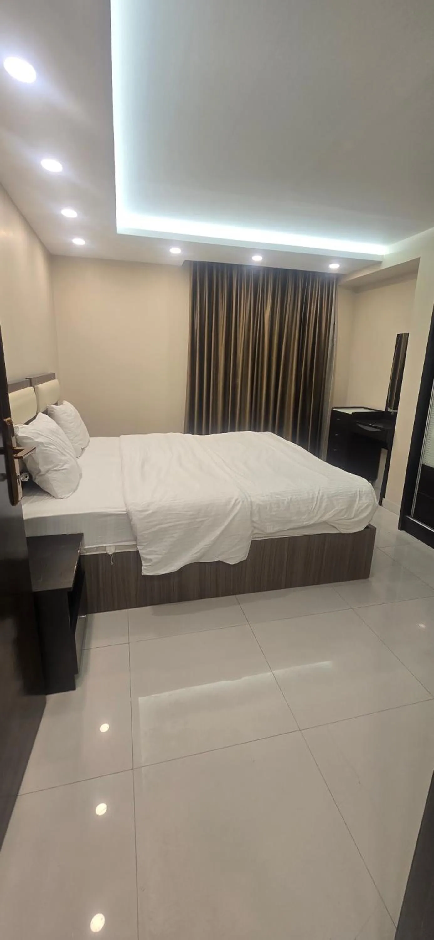 Bed in Seven Days Hotel