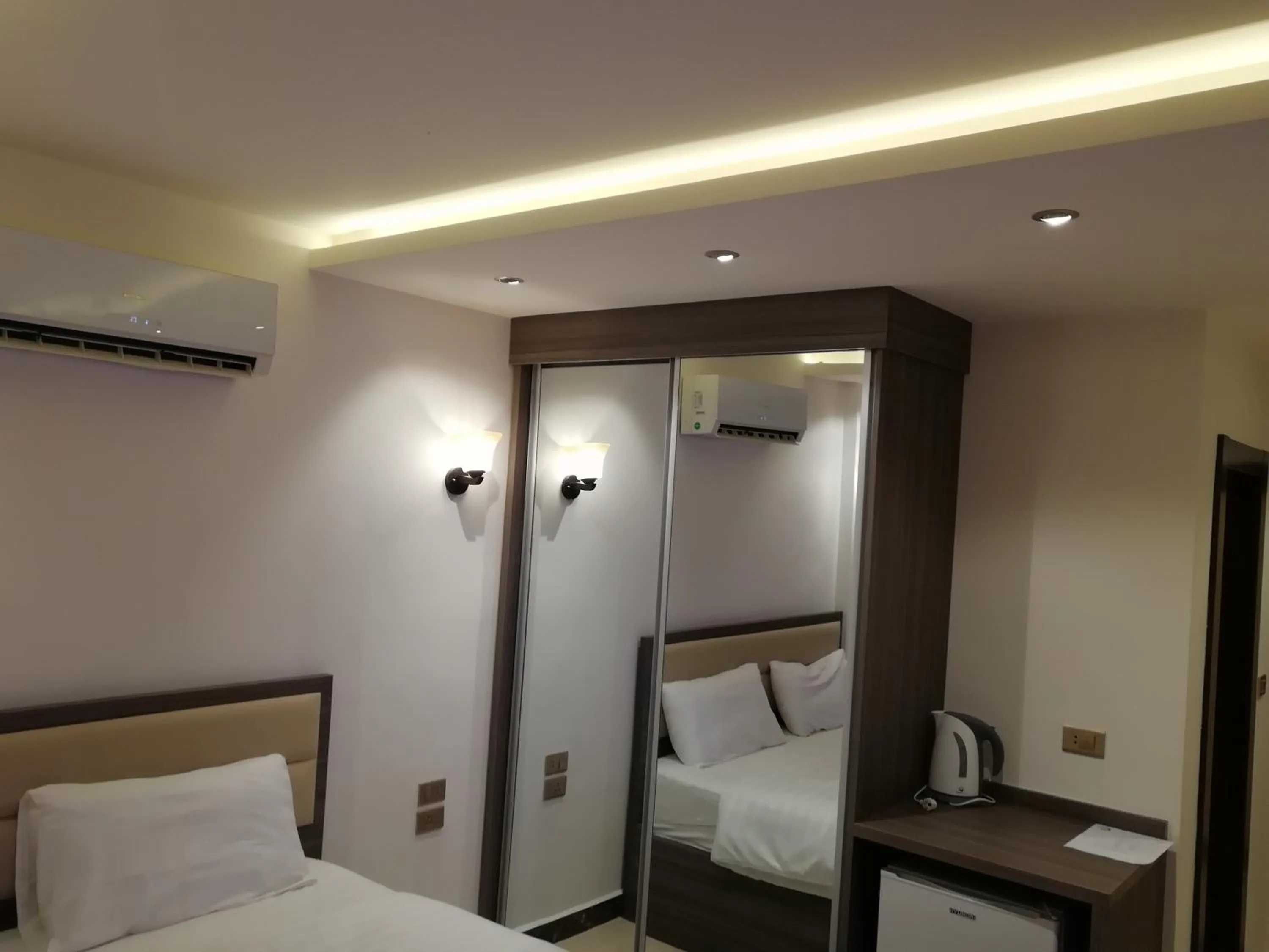 Bed in Seven Days Hotel