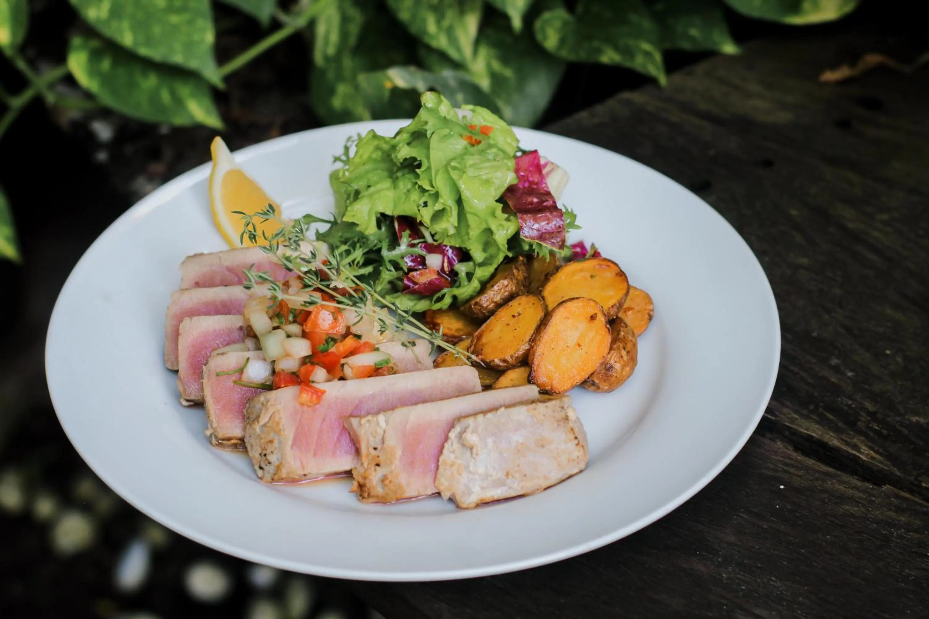 Food in Grandmas Plus Hotel Airport