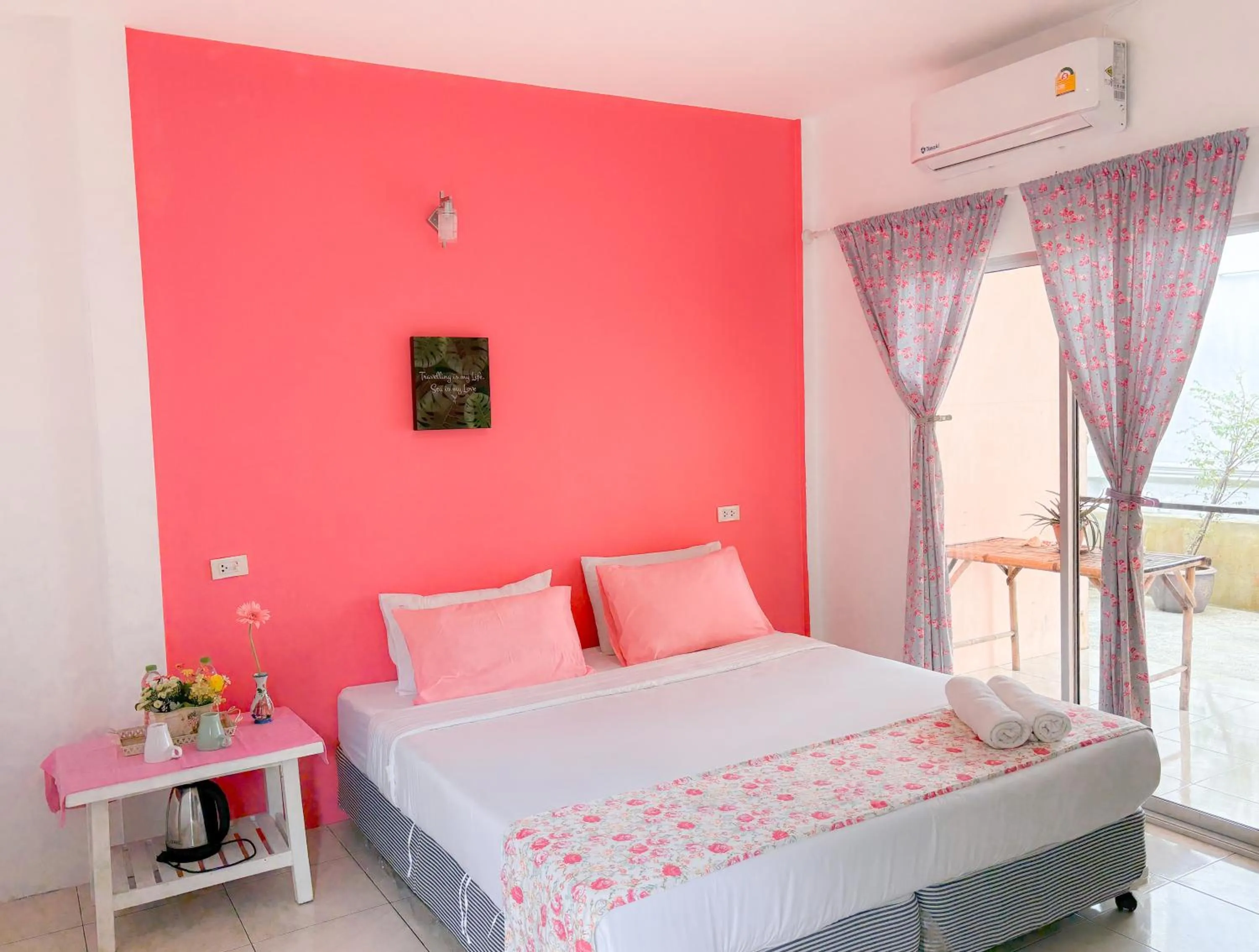 Bed in Les Fleurs House