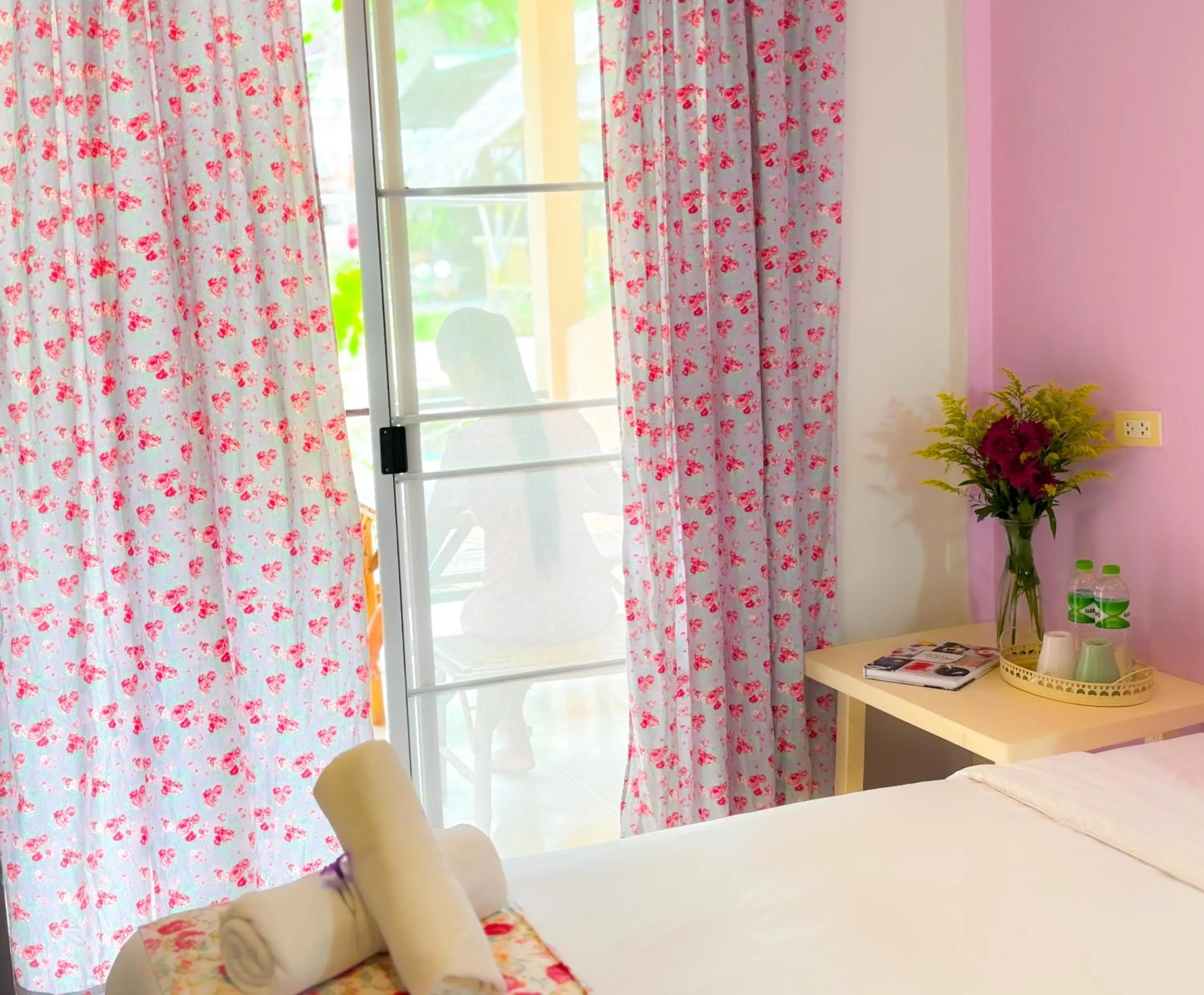 Bed in Les Fleurs House