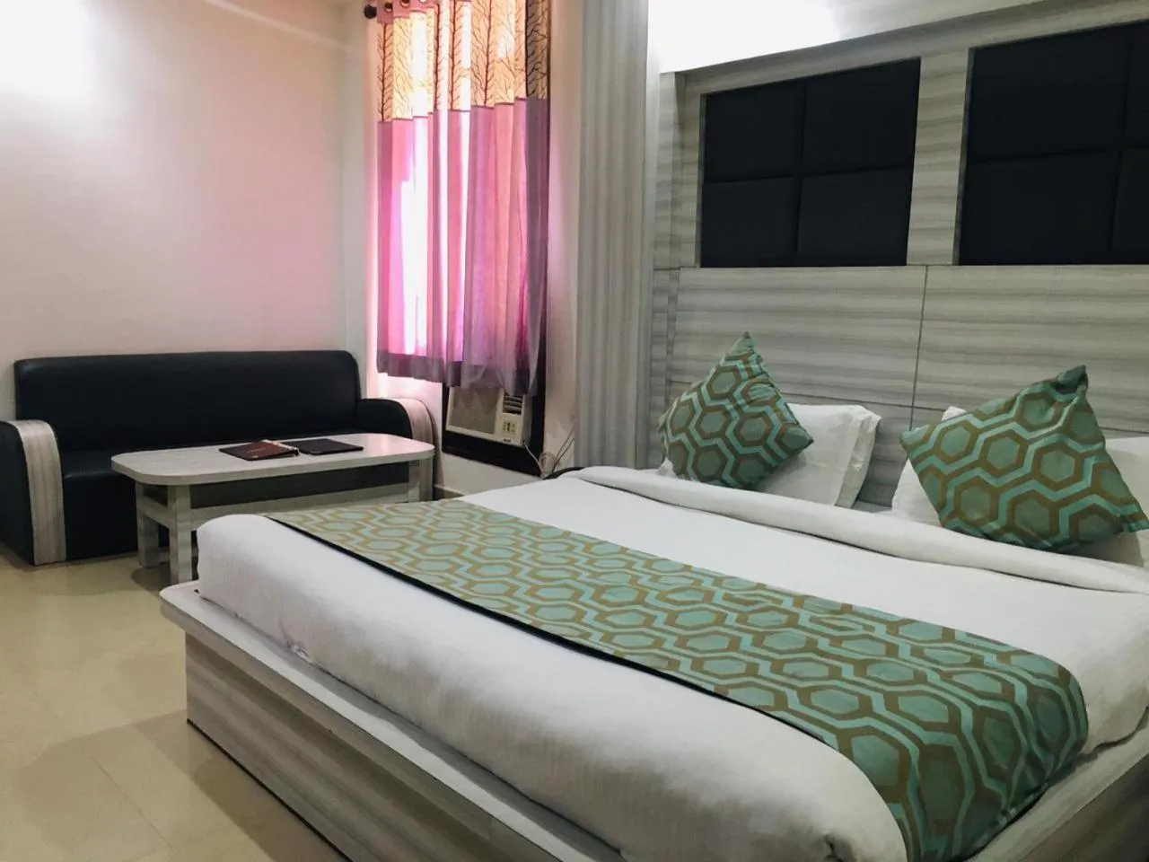 Bedroom in Hotel Maharaja Inn by Geetanjali Hotels