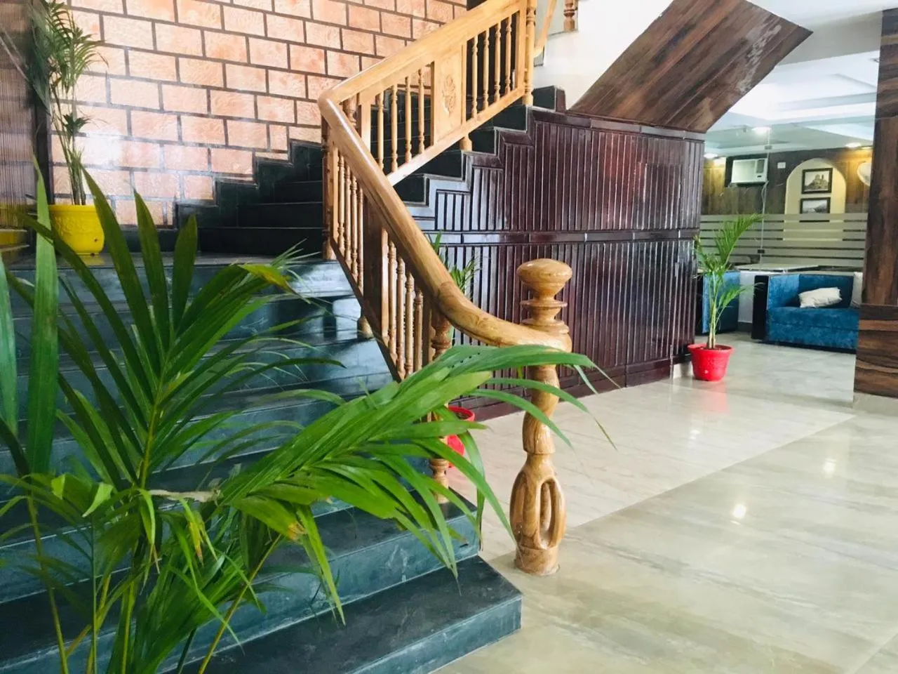 Lobby or reception in Hotel Maharaja Inn by Geetanjali Hotels