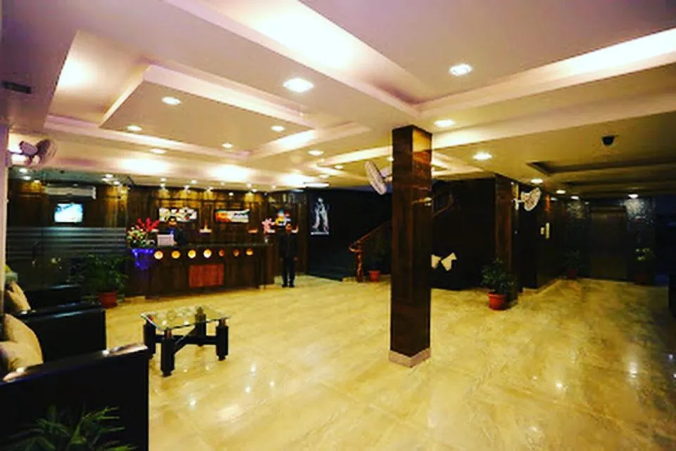 Lobby or reception in Hotel Maharaja Inn by Geetanjali Hotels