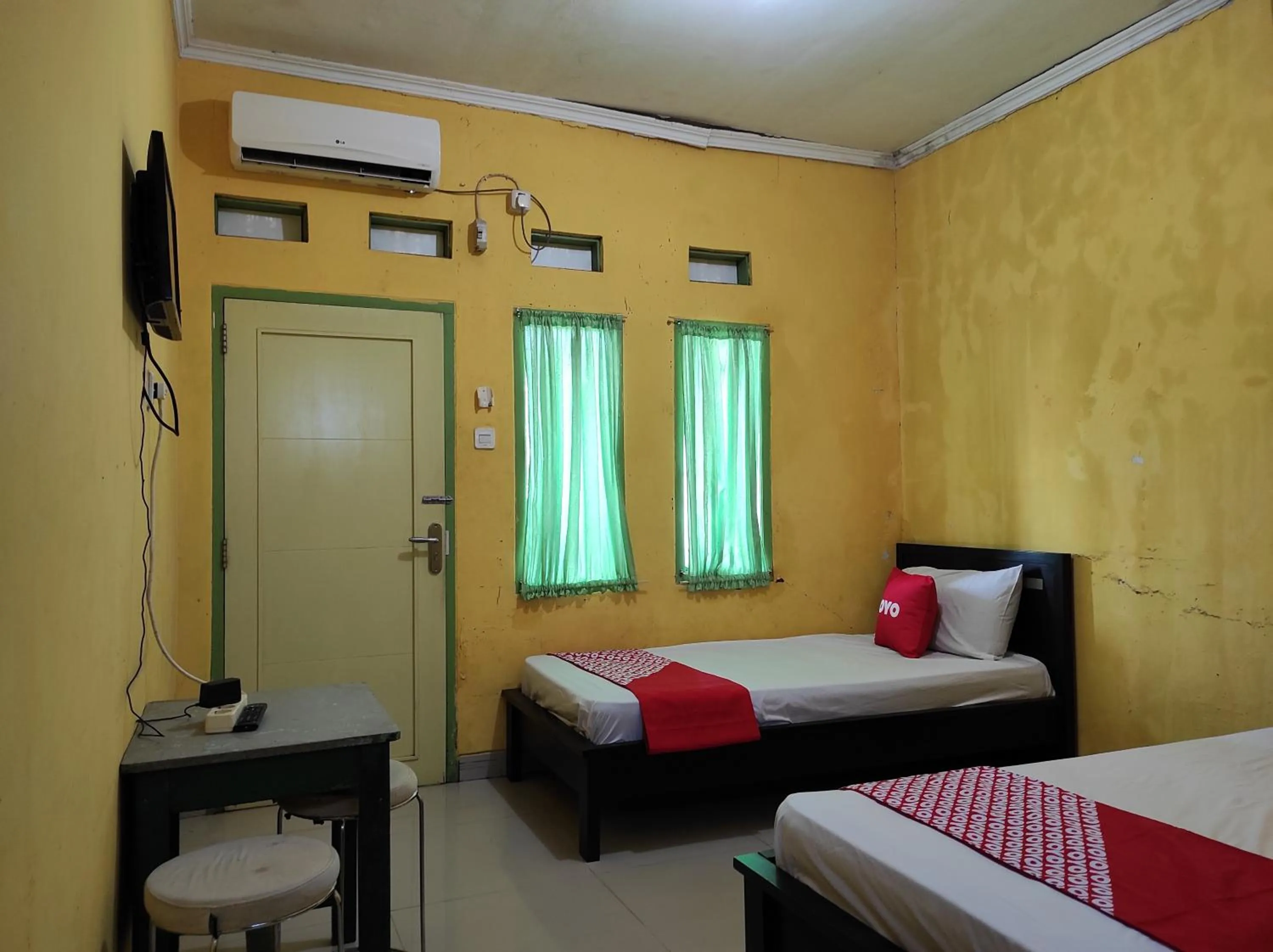 Bedroom, Bed in OYO 90333 Wisma Tenang Jaya Syariah